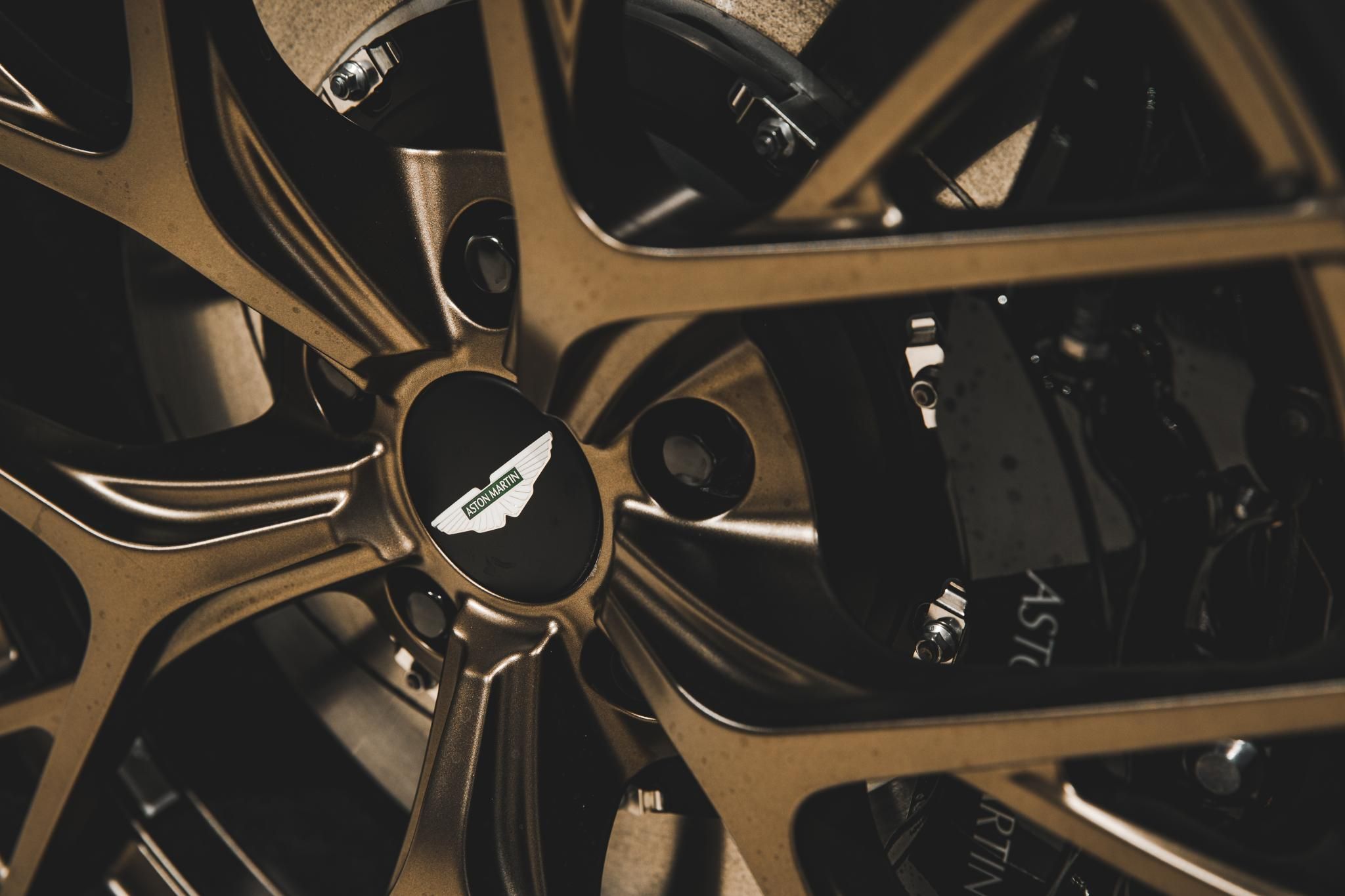 ASTON MARTIN DB12 4.0 V8. (Automata) - 8. kép