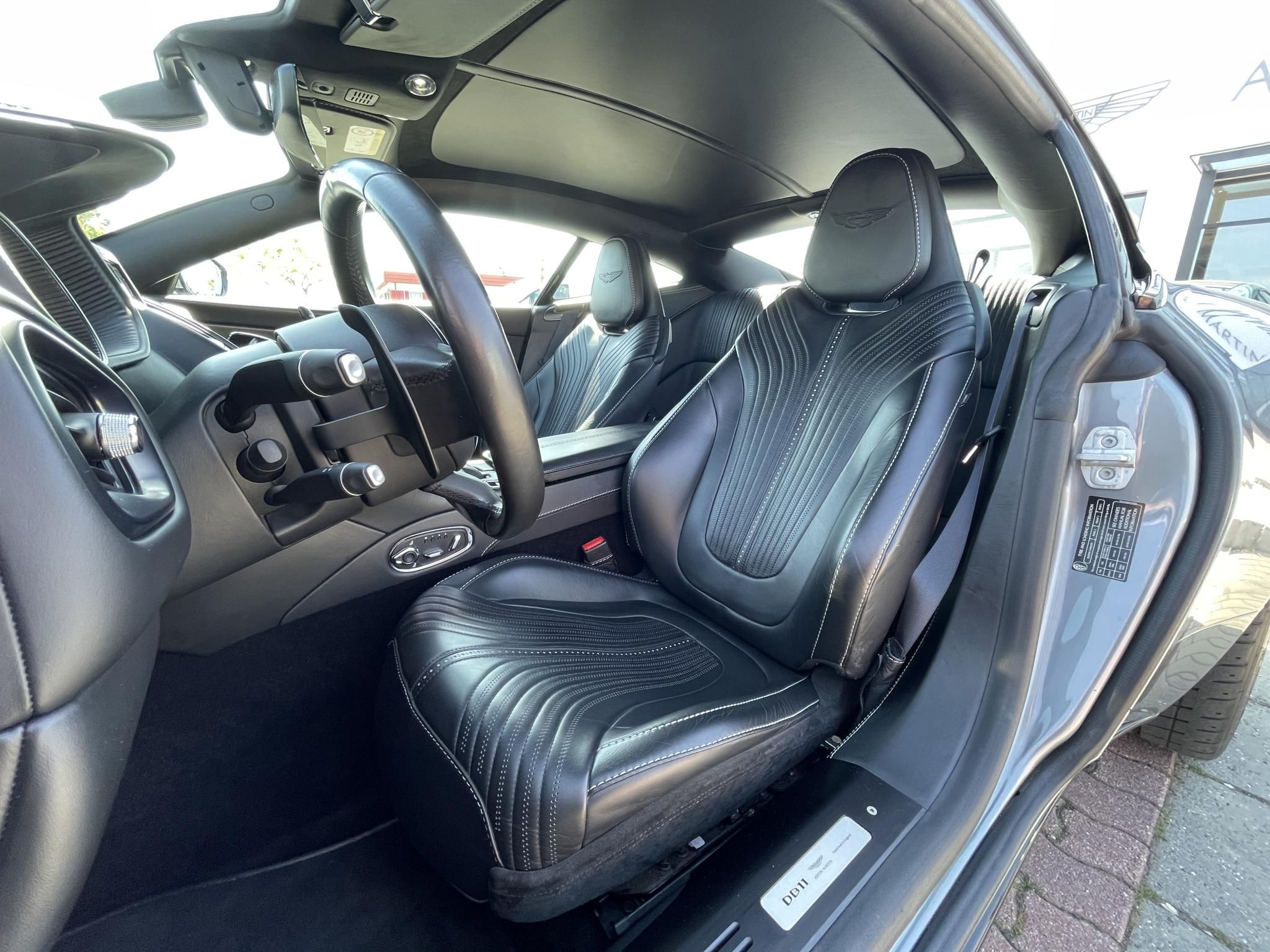 ASTON MARTIN DB11 Coupe 5.2 V12 BiTurbo - 8. kép
