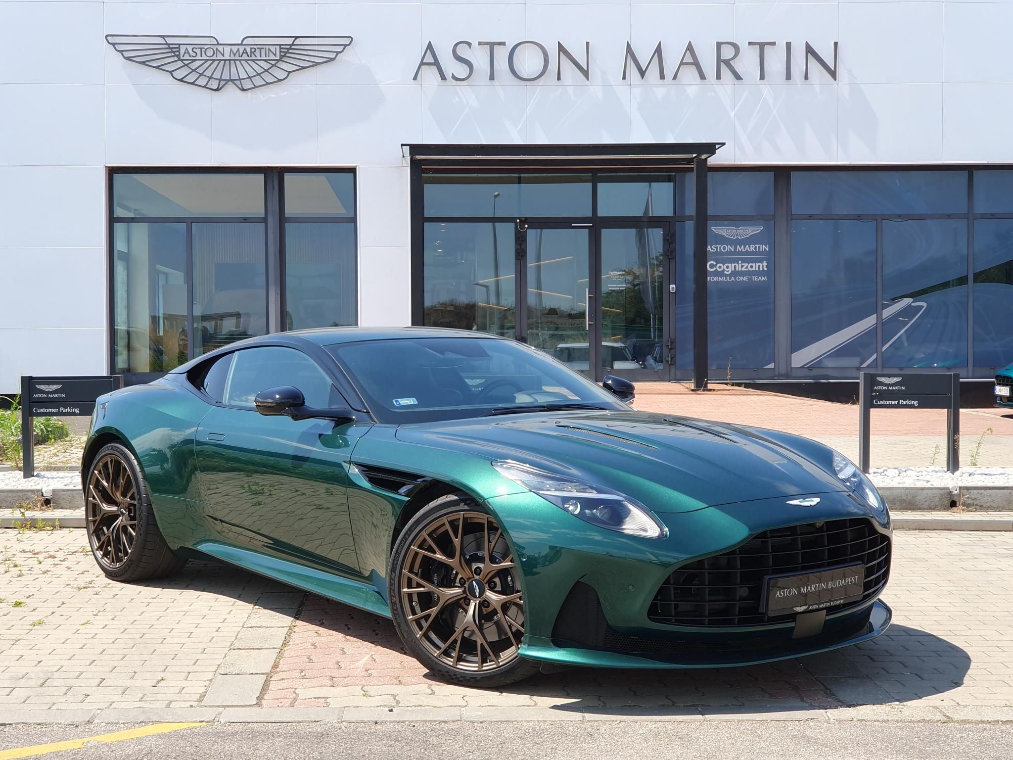 ASTON MARTIN DB12 4.0 V8. (Automata) - 1. kép