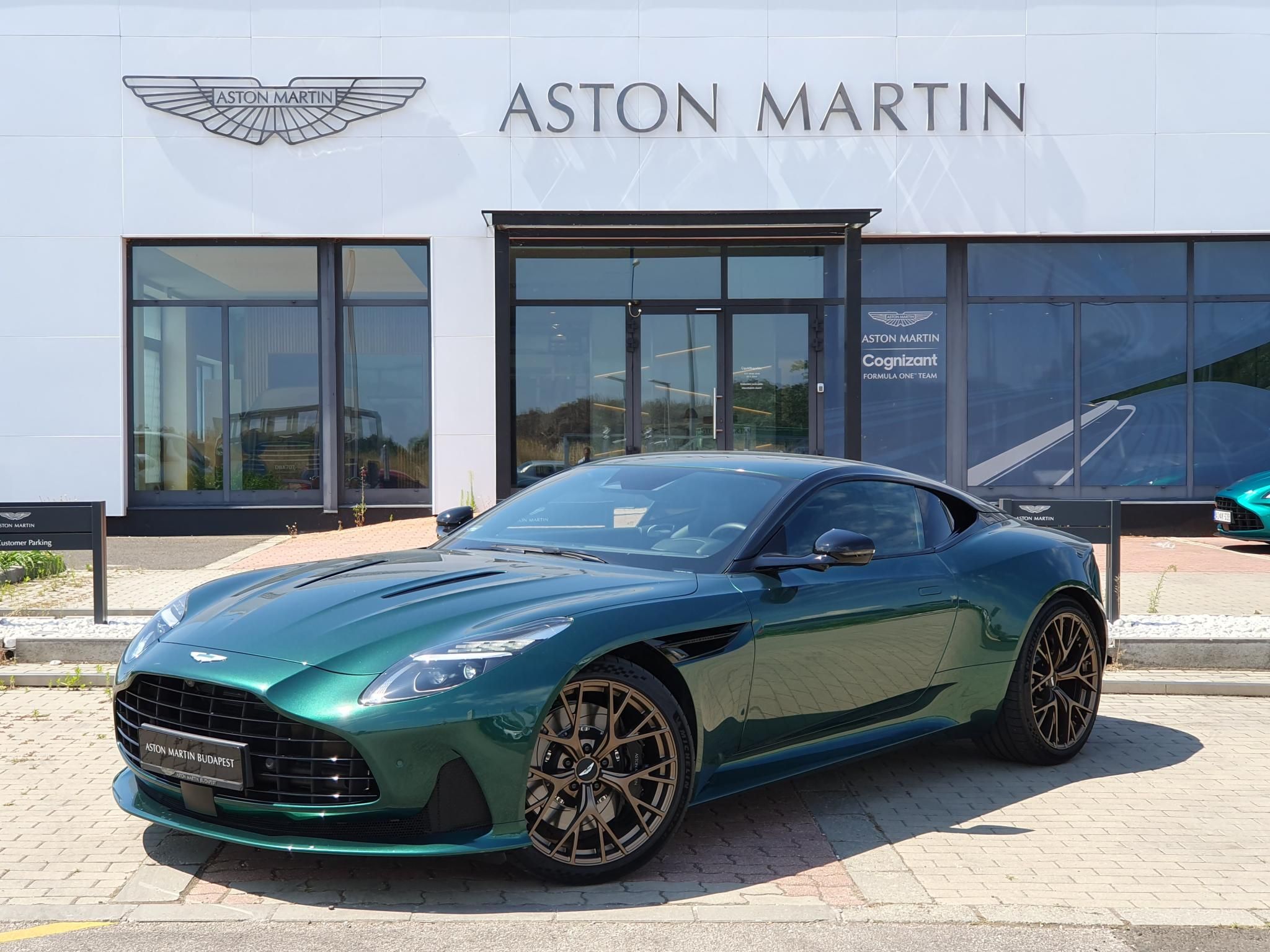 ASTON MARTIN DB12 4.0 V8. (Automata) - 2. kép