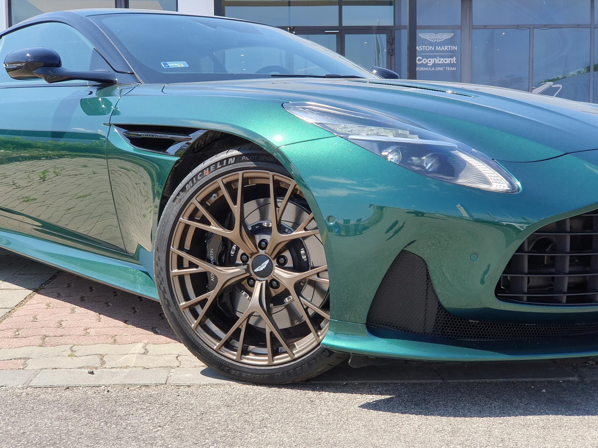 ASTON MARTIN DB12 4.0 V8. (Automata) - 7. kép