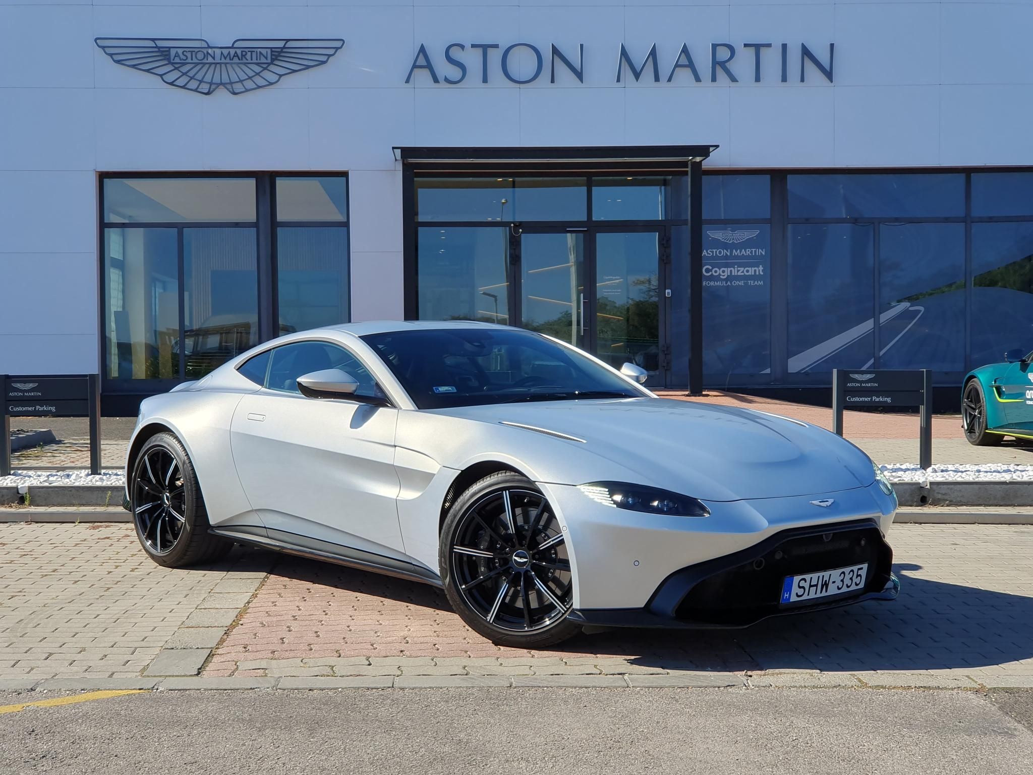 ASTON MARTIN VANTAGE 4.0 V8. (Automata) - 1. kép