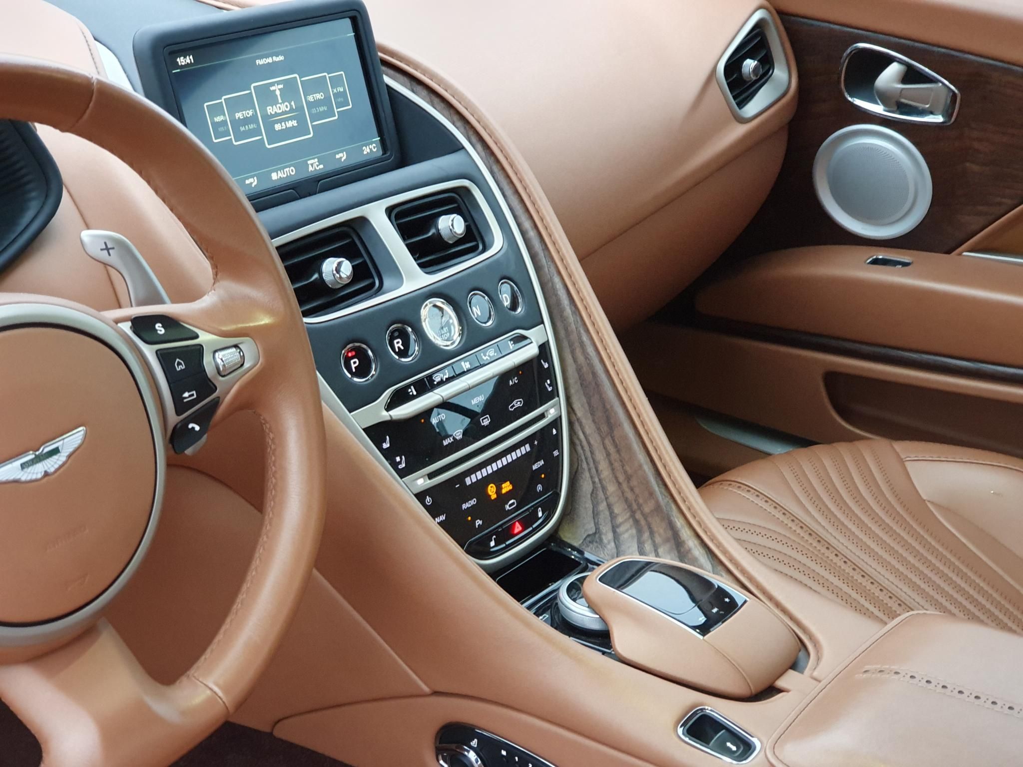 ASTON MARTIN DB11 5.2 V12 Coupe - 8. kép