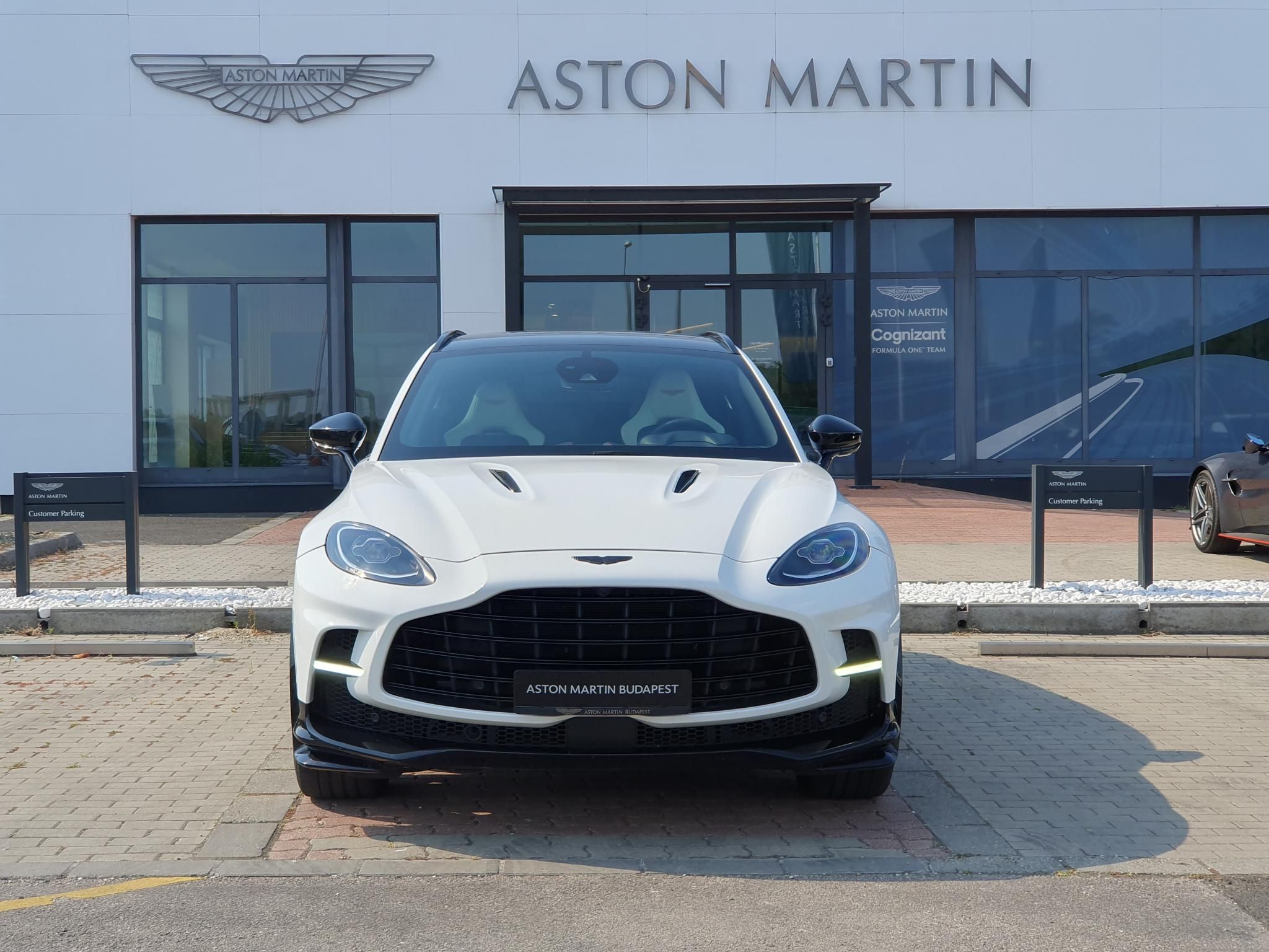 ASTON MARTIN DBX DBX707 4.0 V8. (Automata) - 2. kép