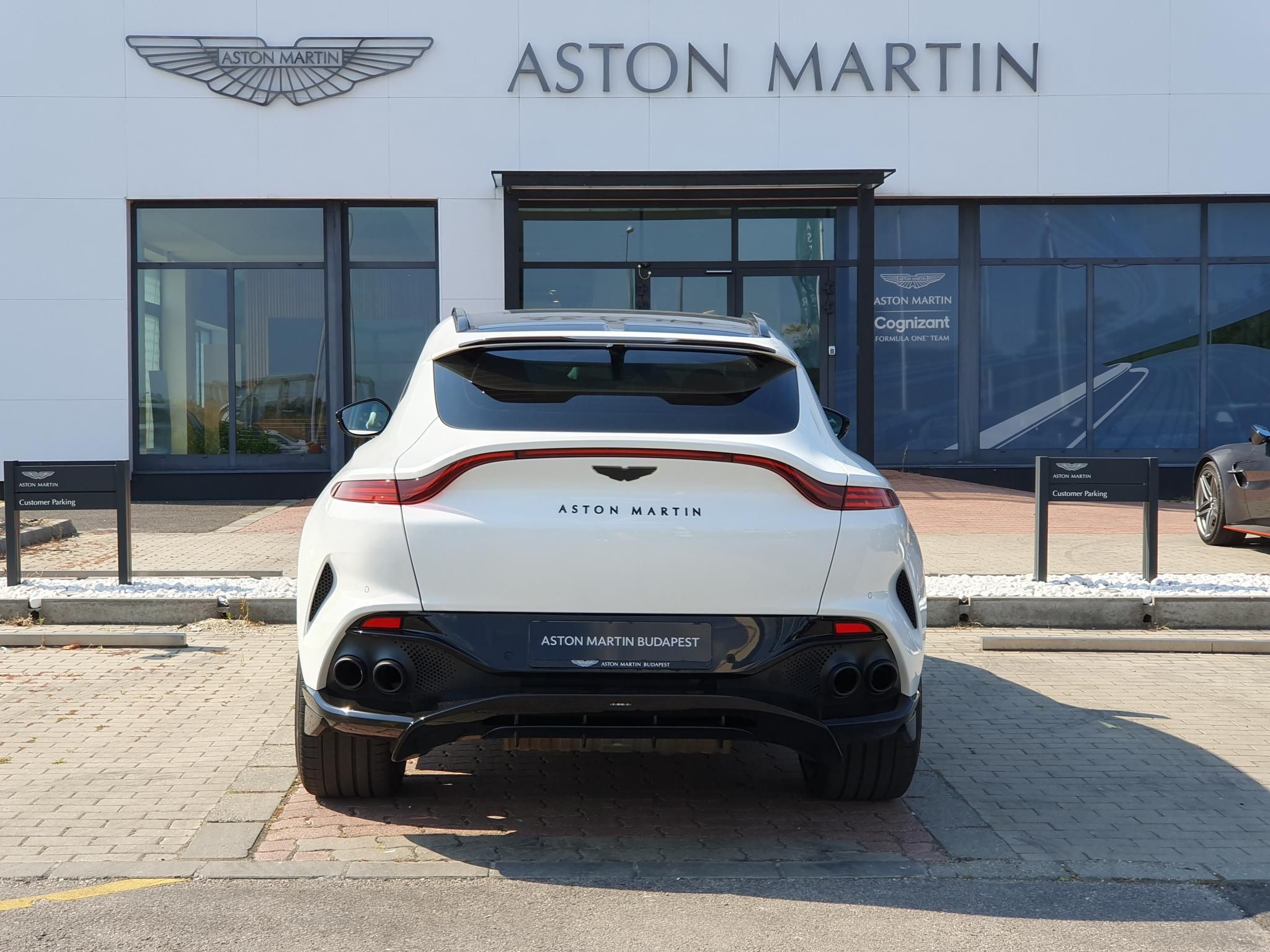ASTON MARTIN DBX DBX707 4.0 V8. (Automata) - 5. kép