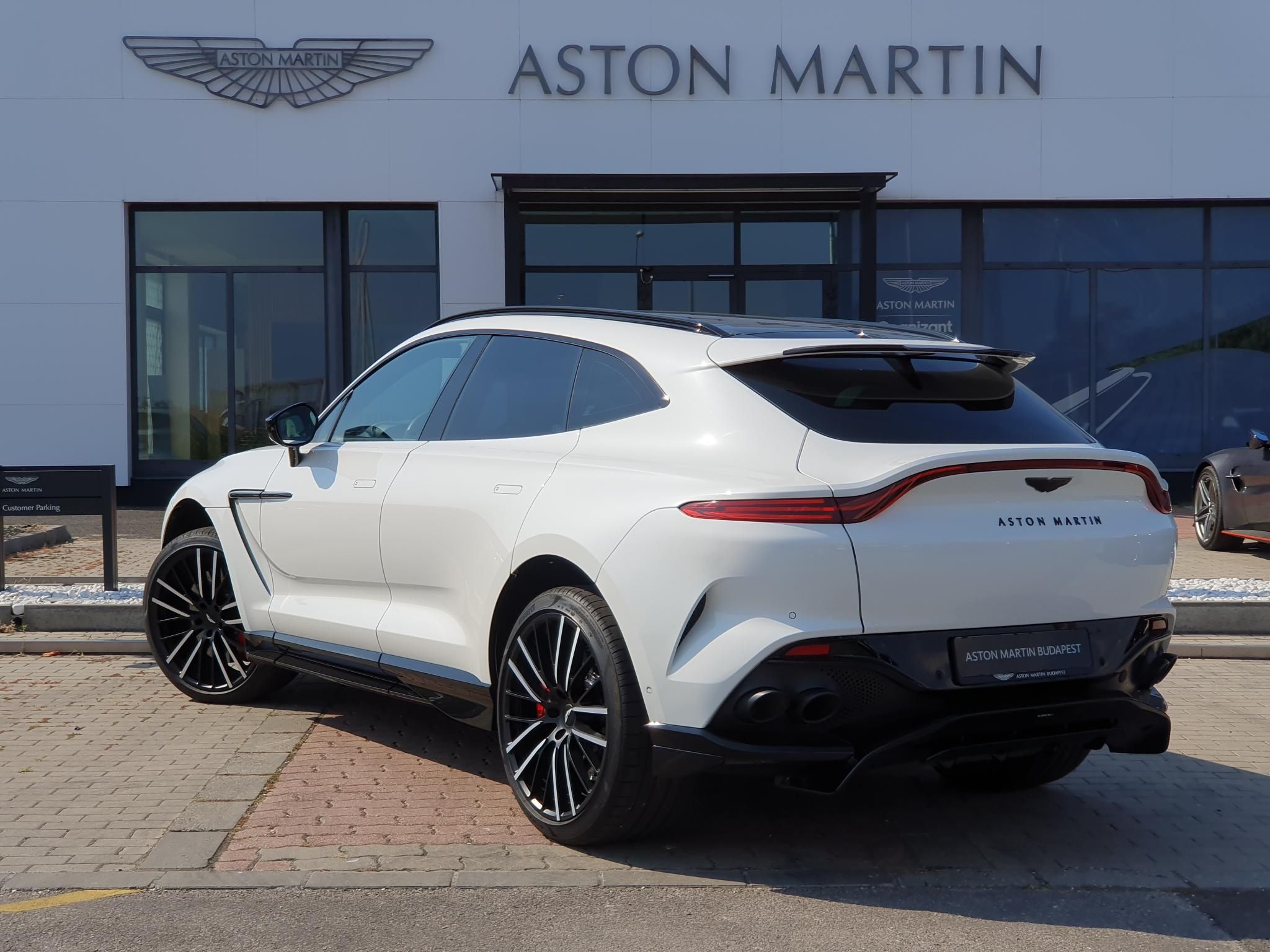 ASTON MARTIN DBX DBX707 4.0 V8. (Automata) - 6. kép