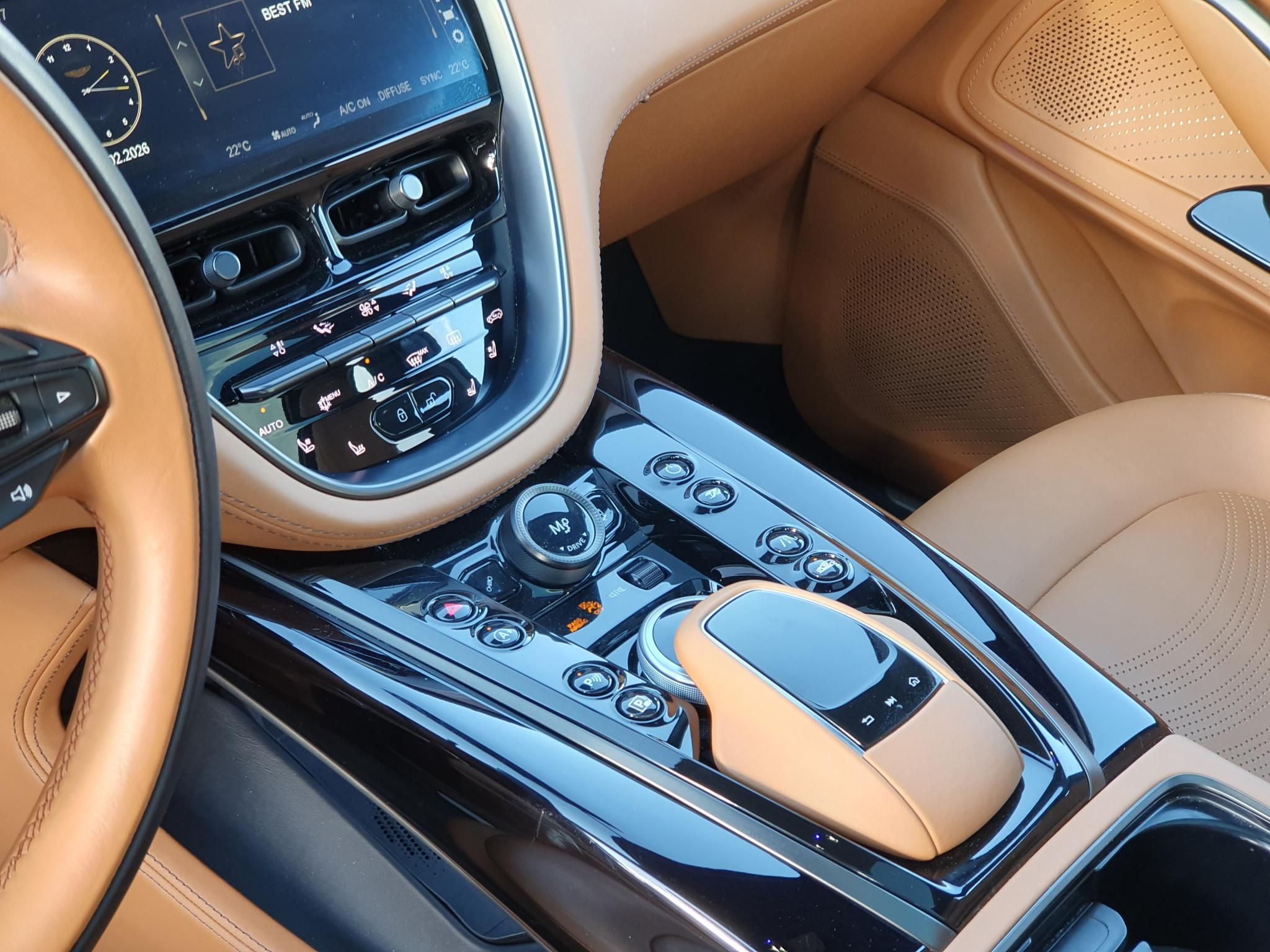 ASTON MARTIN DBX DBX707 4.0 V8. (Automata) - 11. kép