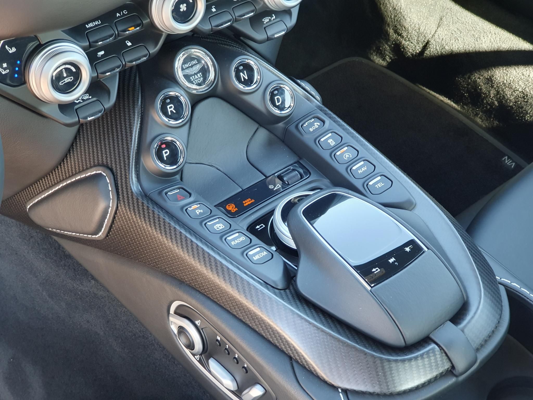 ASTON MARTIN VANTAGE 4.0 V8. (Automata) - 12. kép