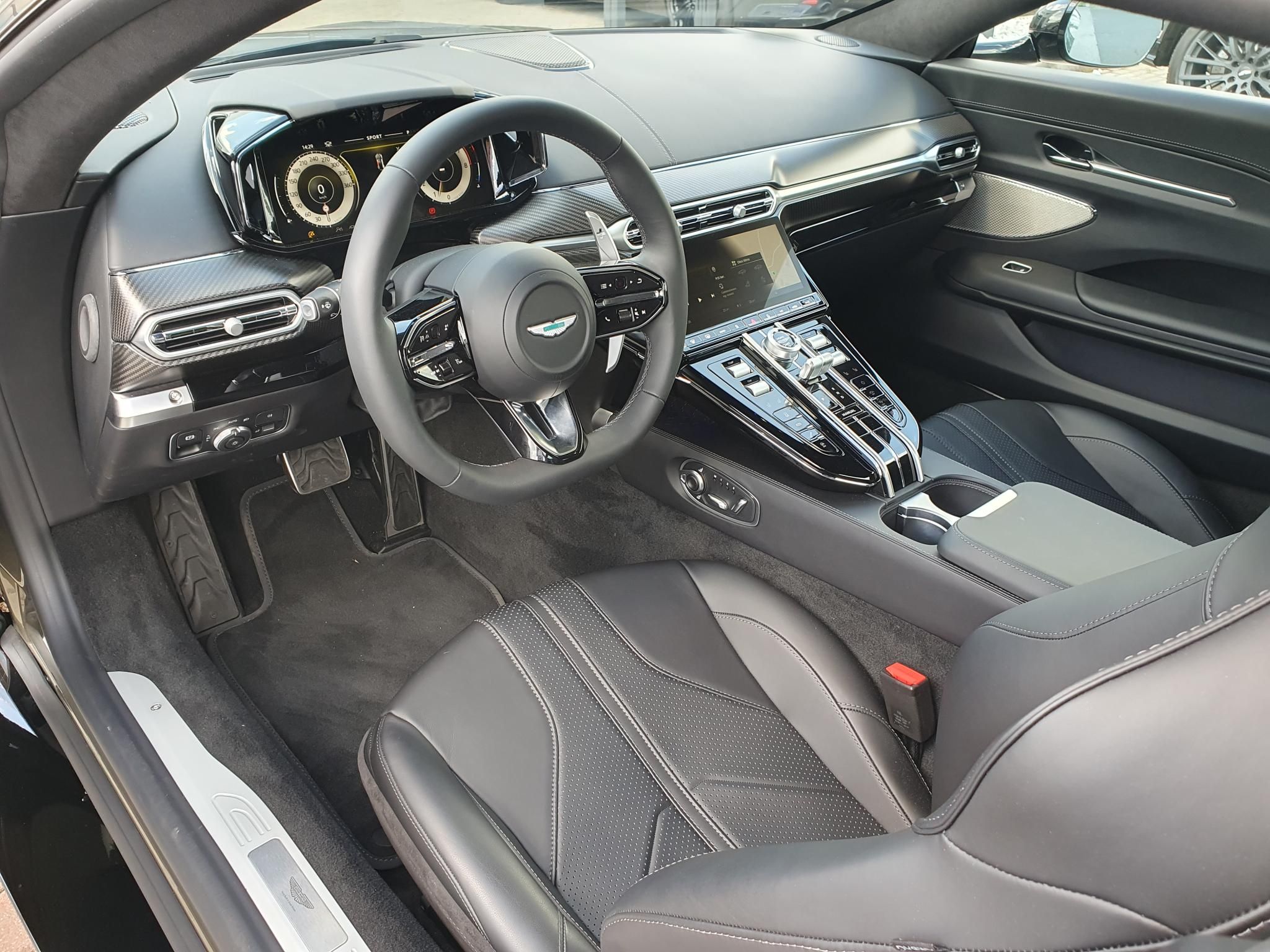 ASTON MARTIN VANTAGE 4.0 V8. (Automata) - 8. kép