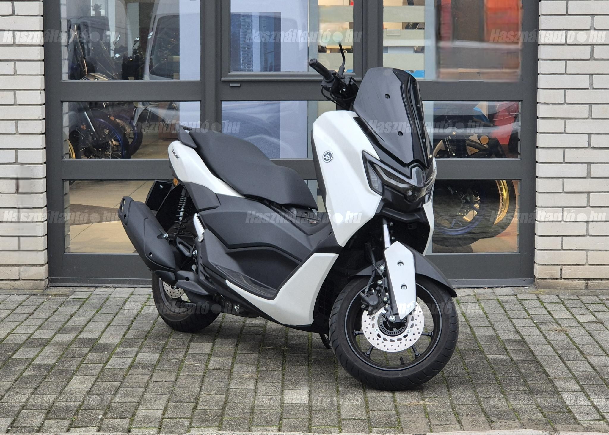 YAMAHA NMAX