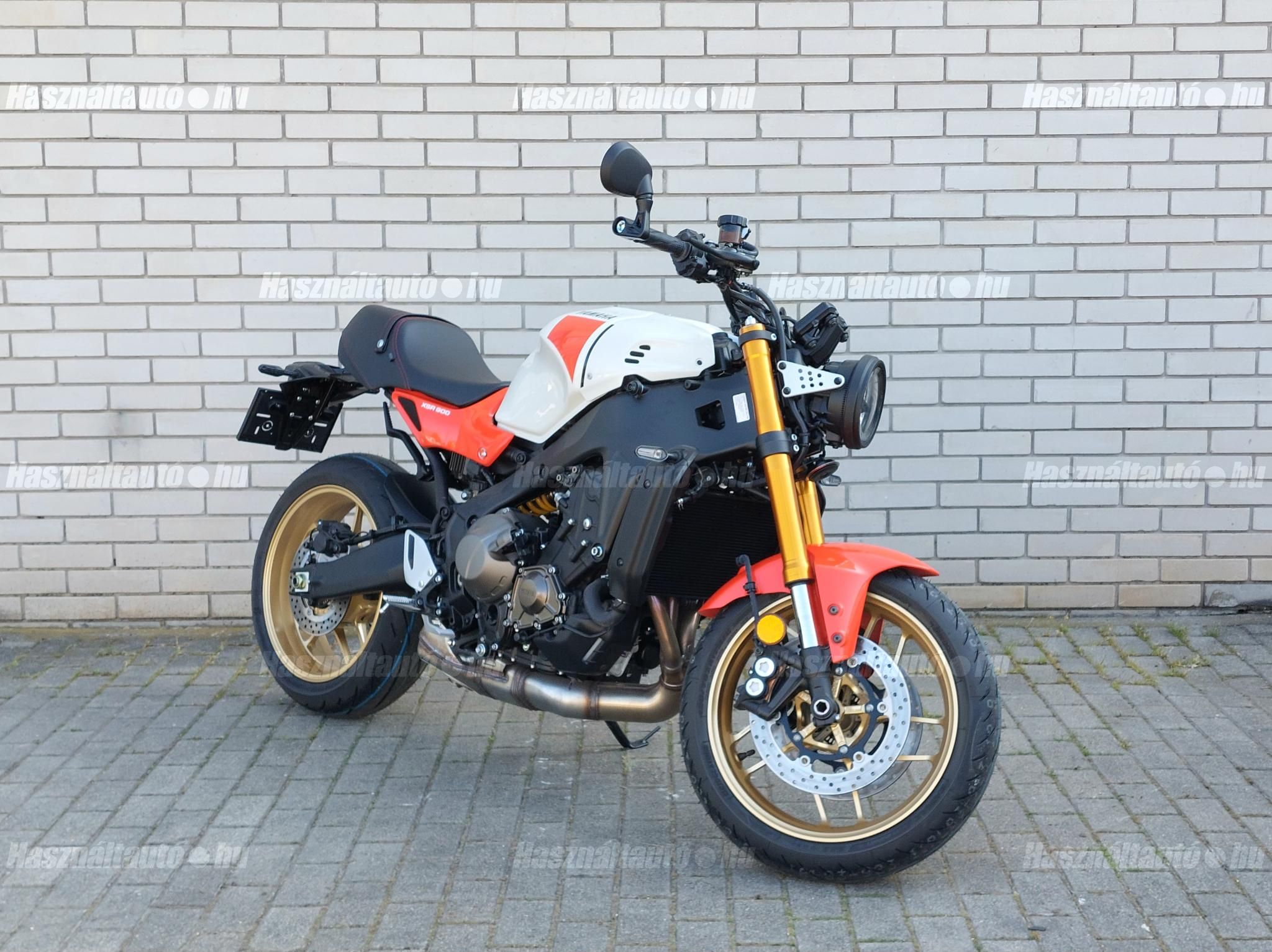 YAMAHA XSR 900