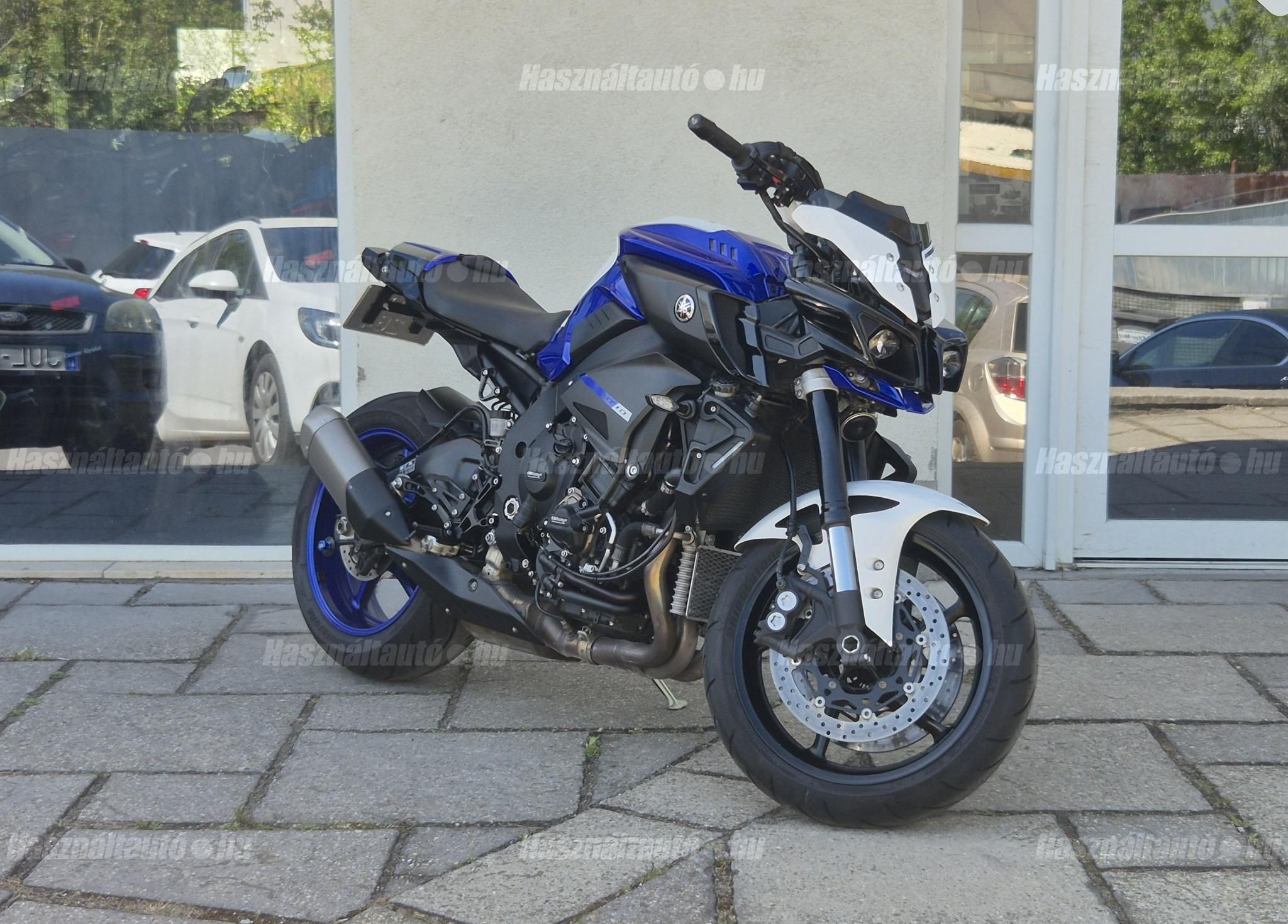 YAMAHA MT-10