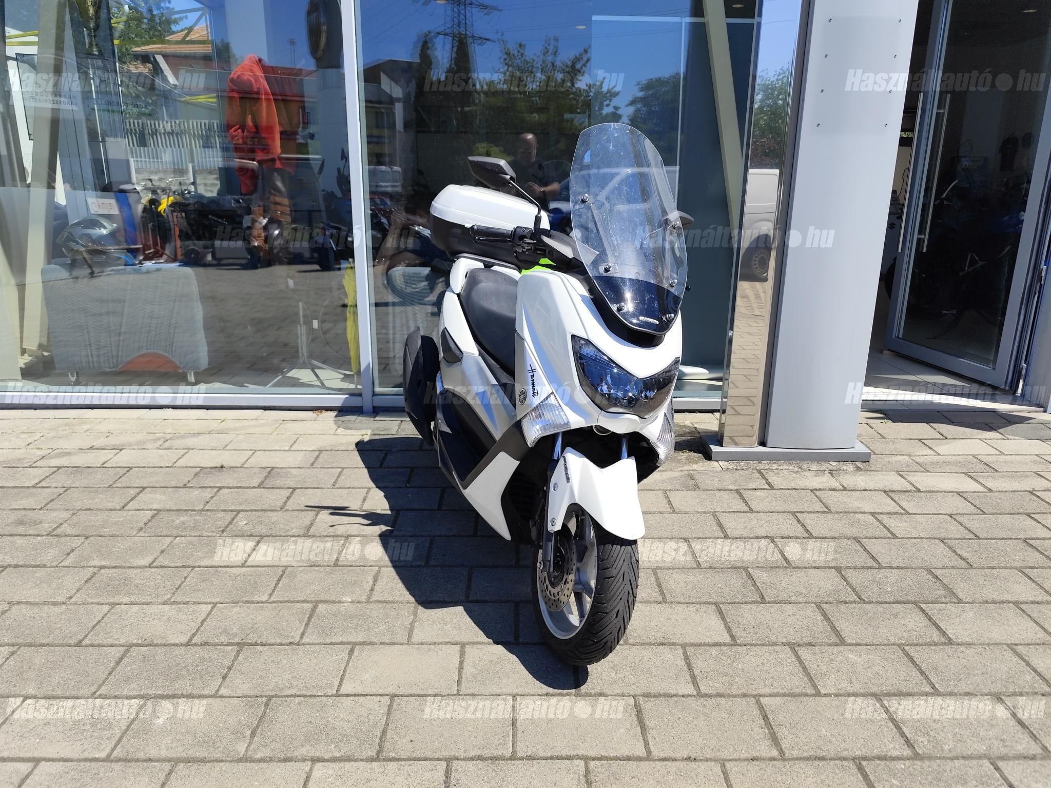 YAMAHA NMAX