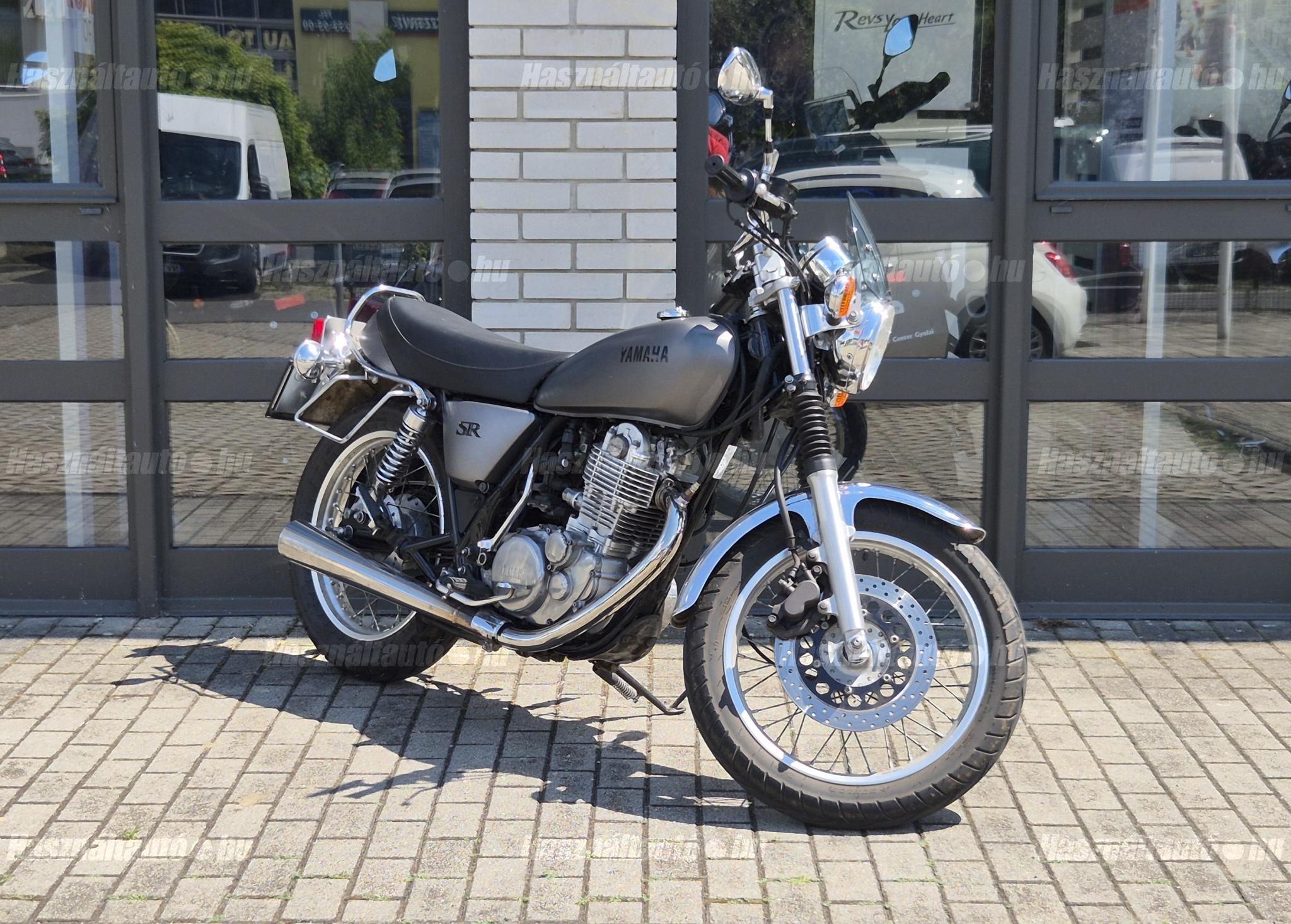 YAMAHA SR 400