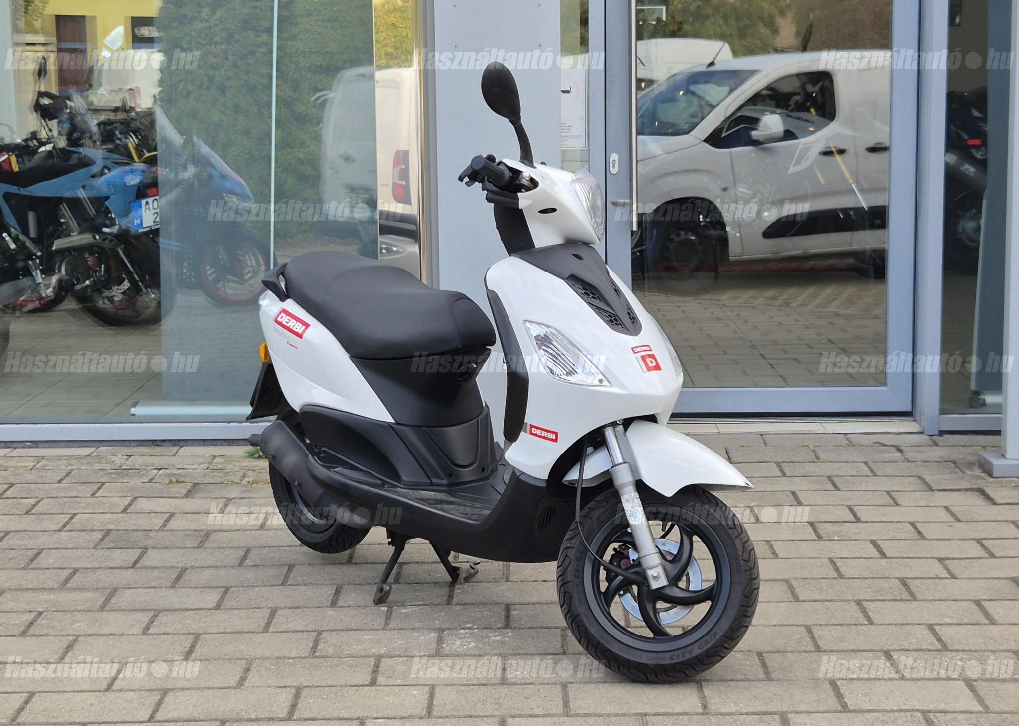 DERBI BOULEVARD 50
