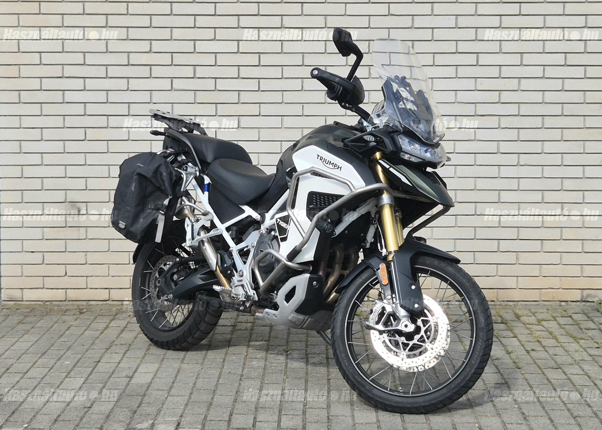 TRIUMPH TIGER 1200