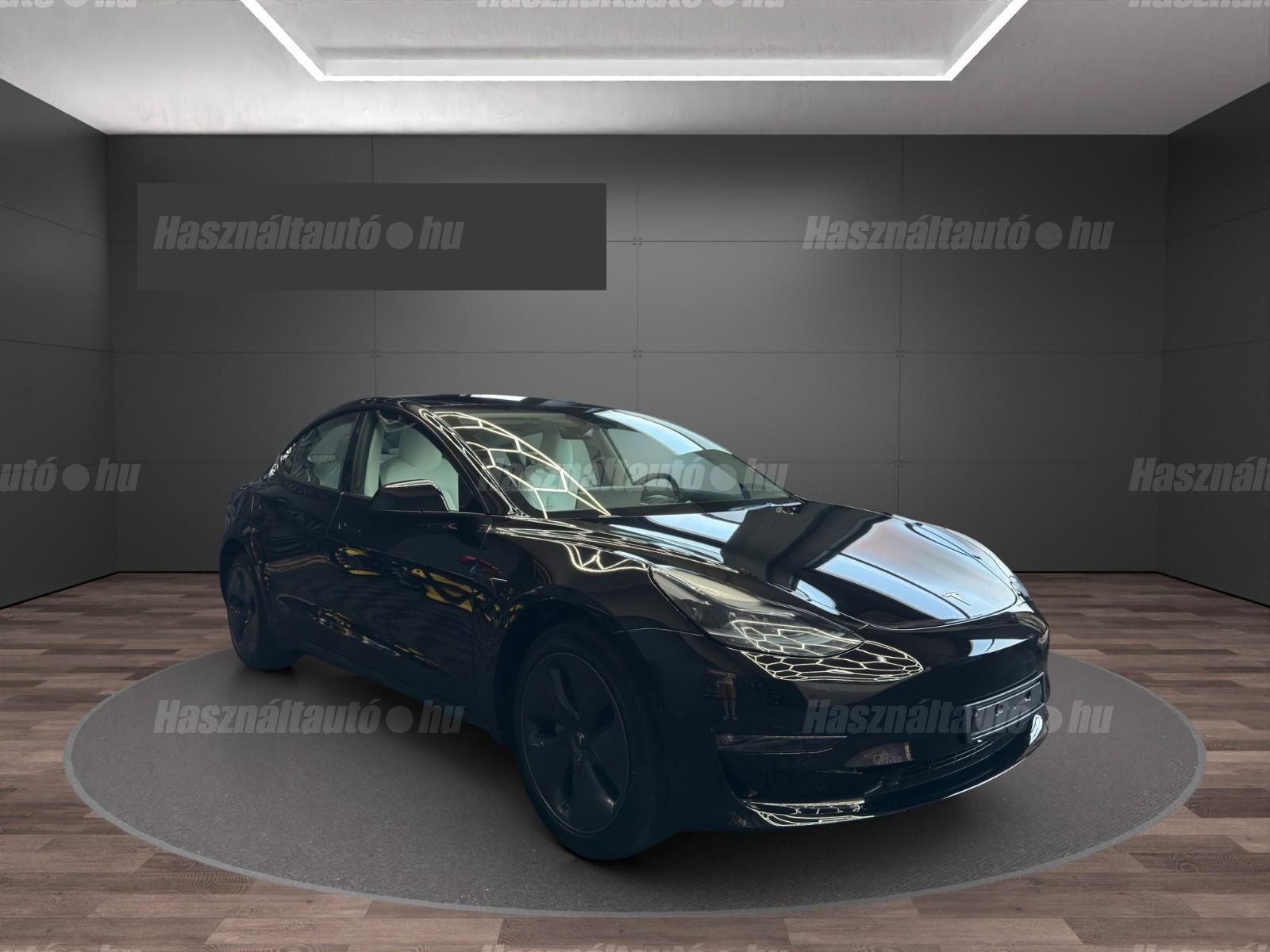 Tesla Model – 1. kép