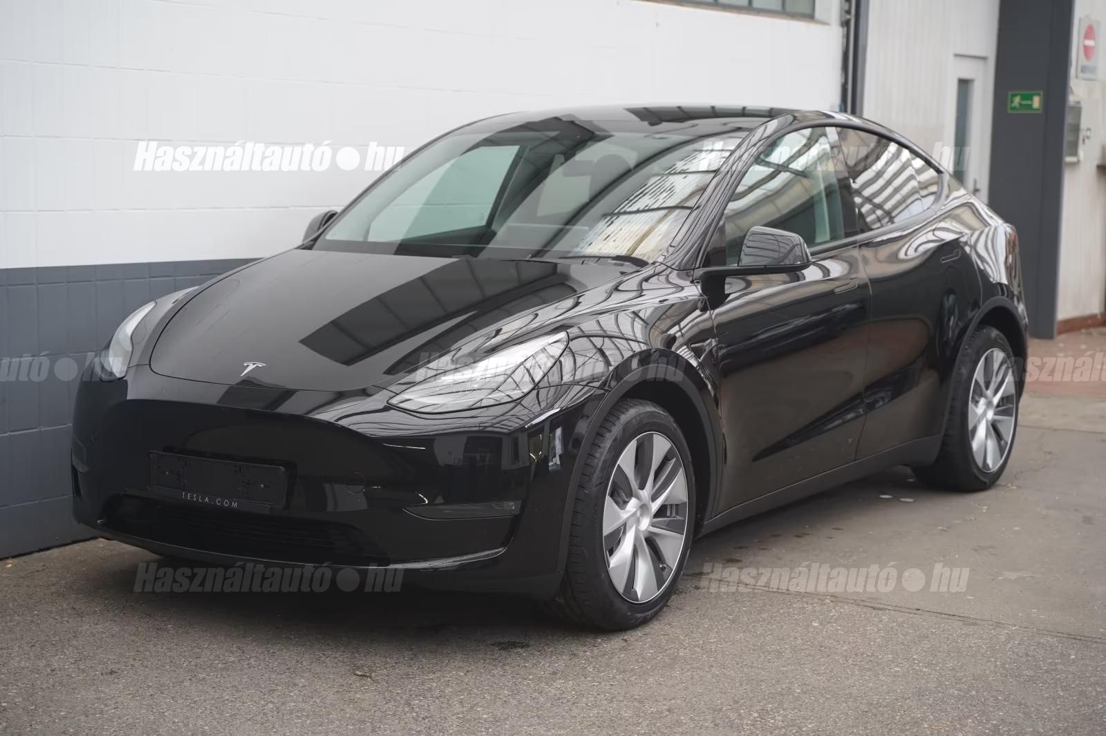 Tesla Model – 1. kép