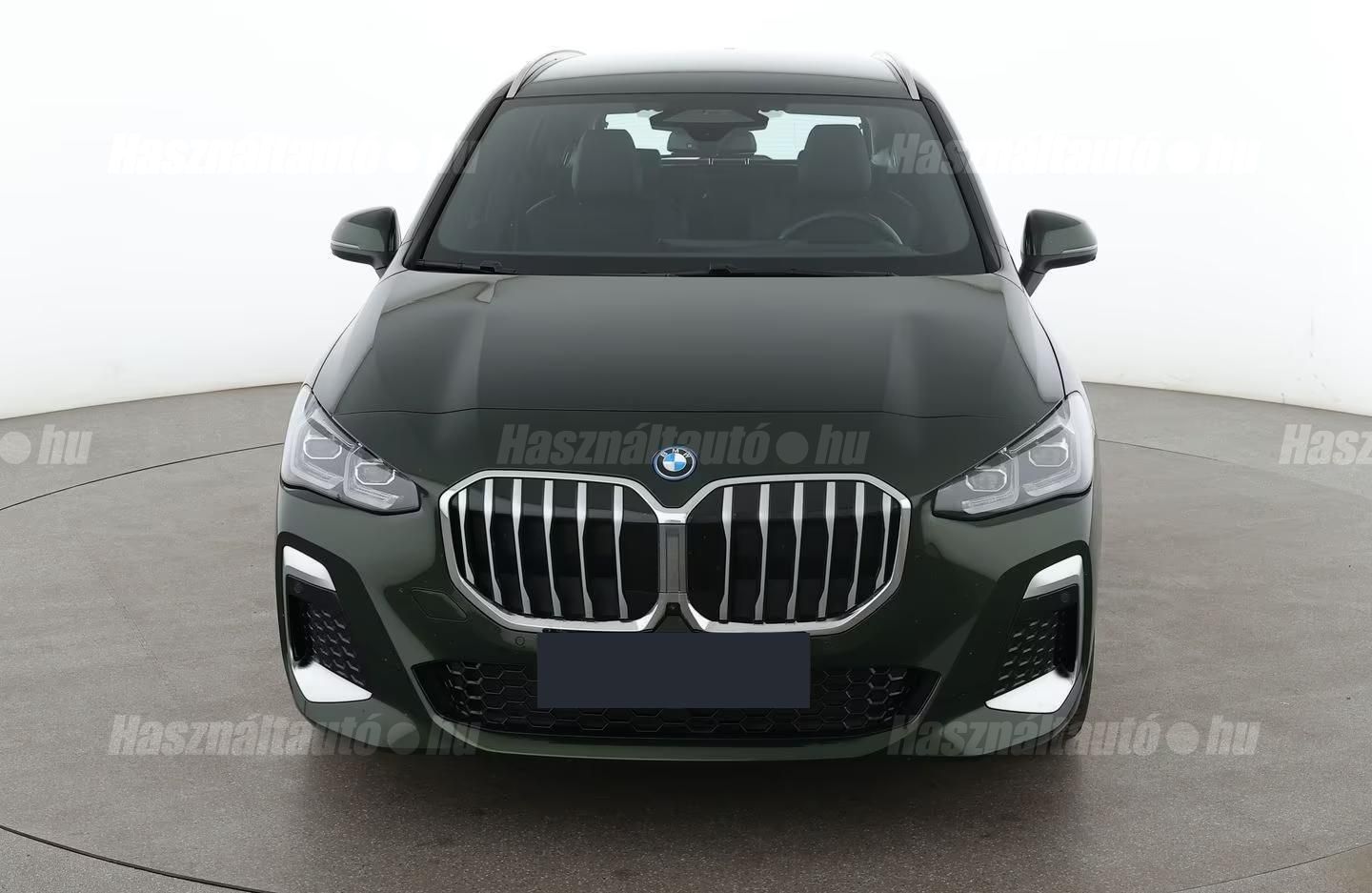 BMW 230e – 2. kép