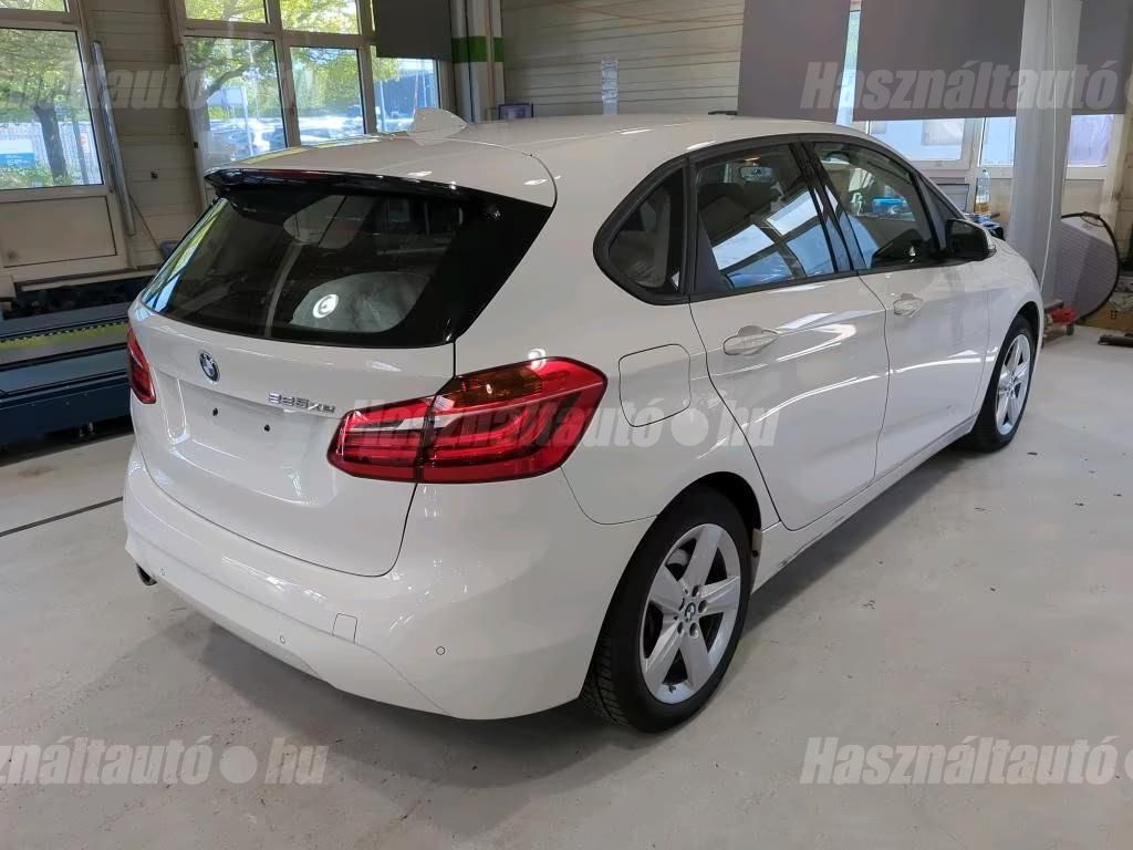 BMW 225xe – 5. kép