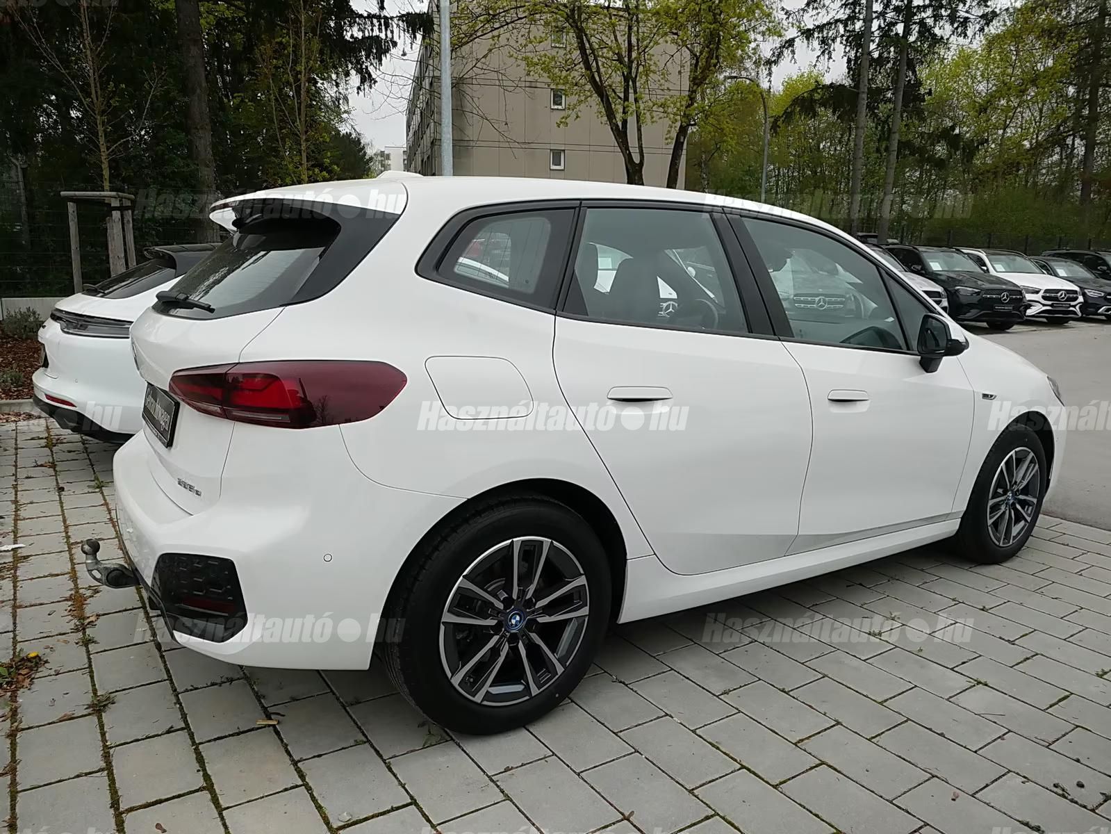 BMW 225e – 9. kép