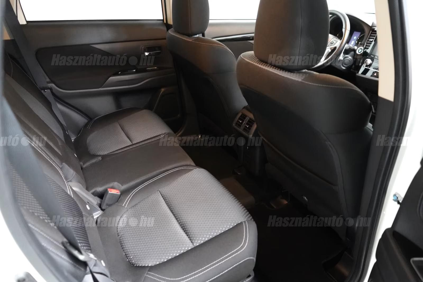 Mitsubishi Outlander – 6. kép