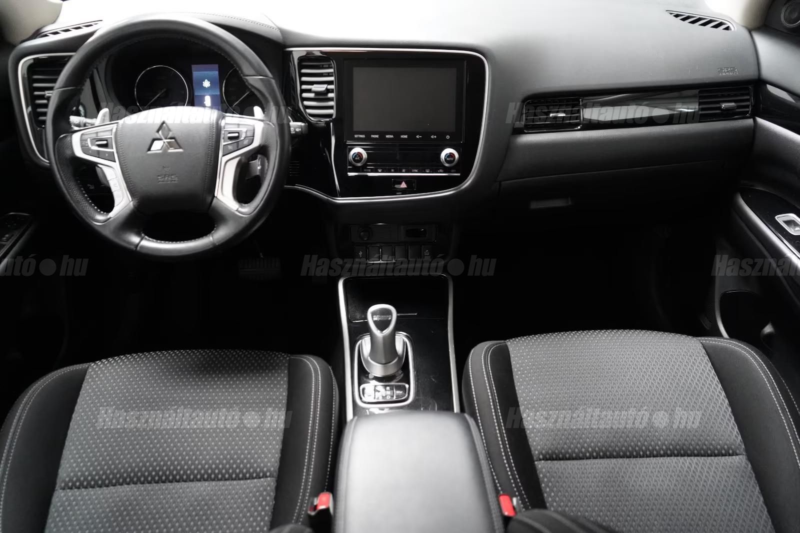 Mitsubishi Outlander – 3. kép
