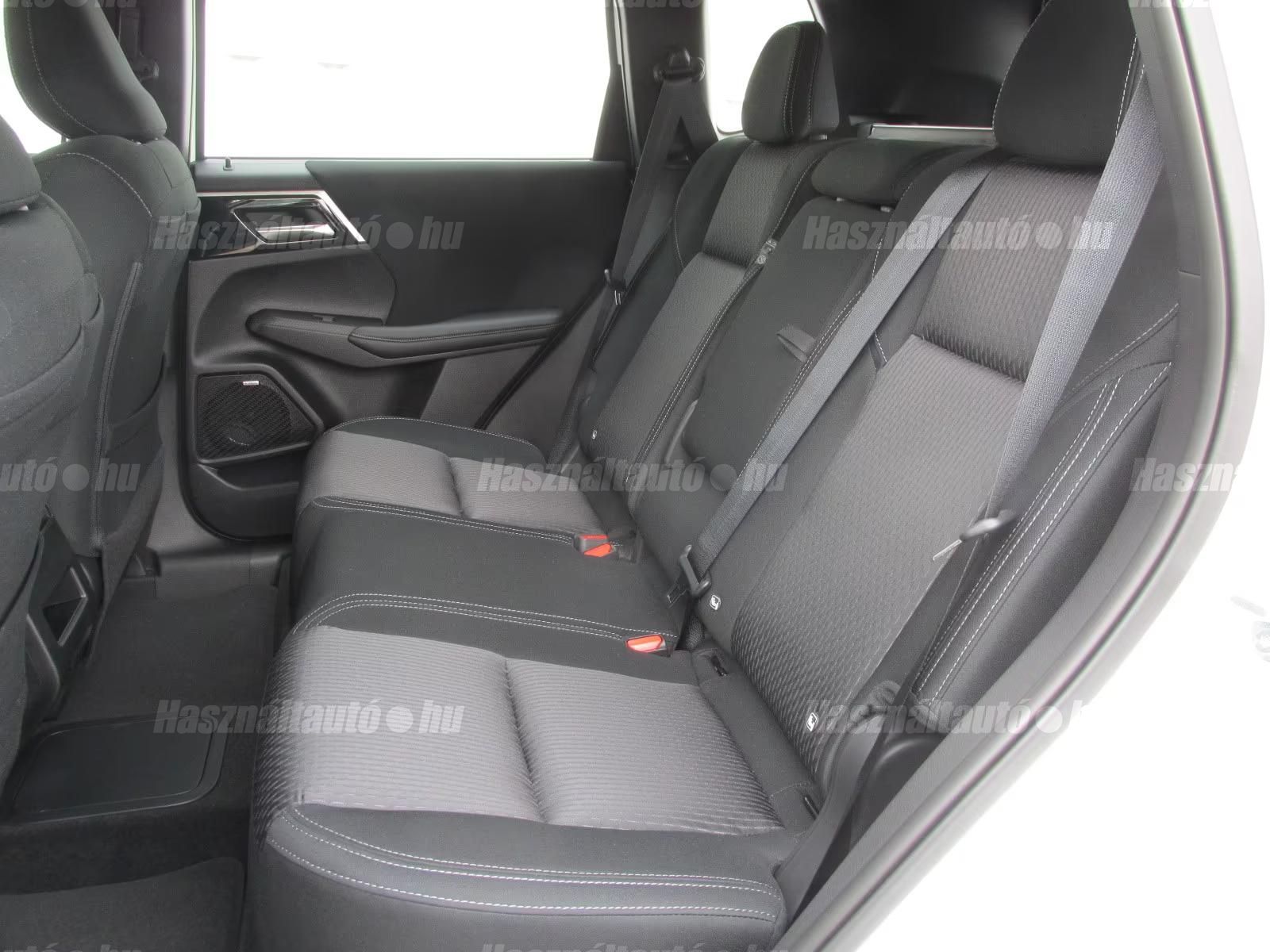 Mitsubishi Outlander – 8. kép