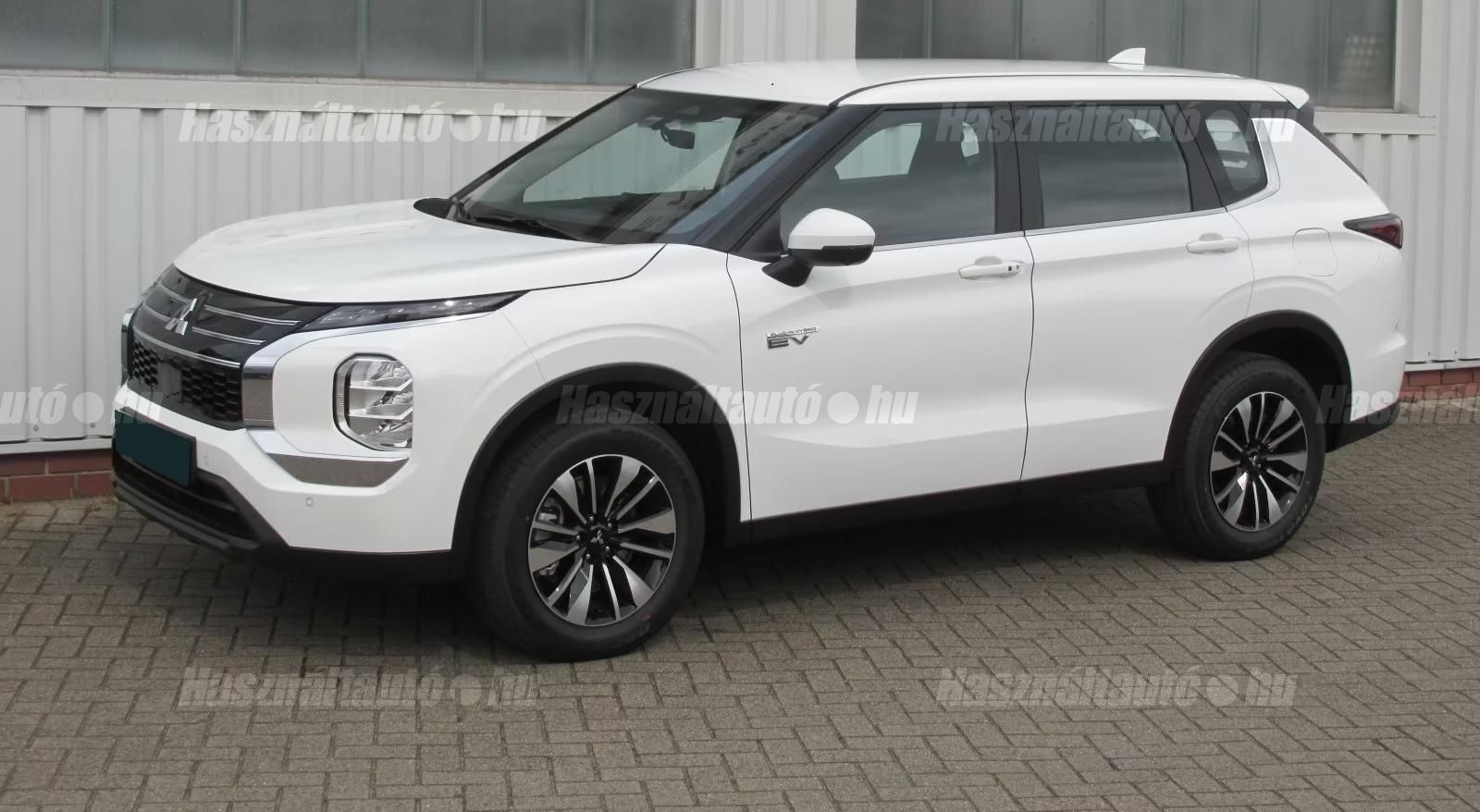 Mitsubishi Outlander – 1. kép