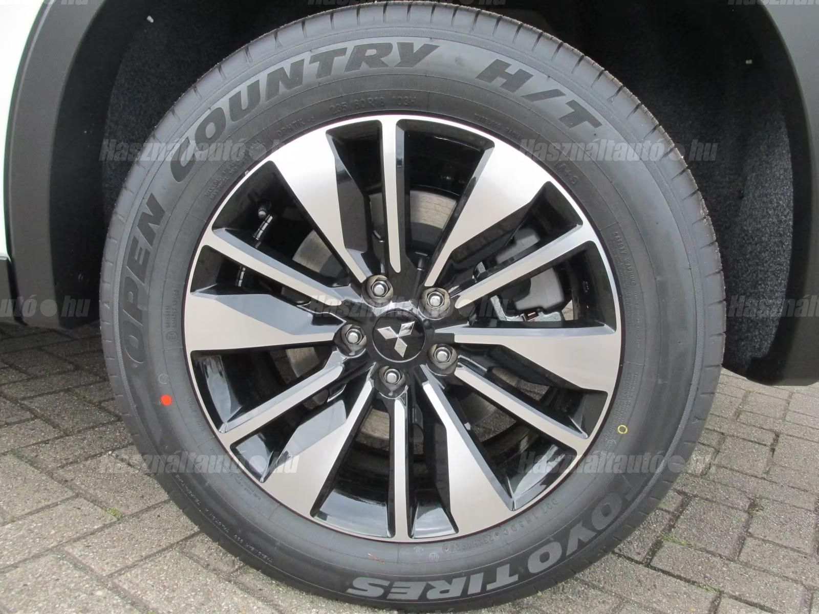 Mitsubishi Outlander – 2. kép