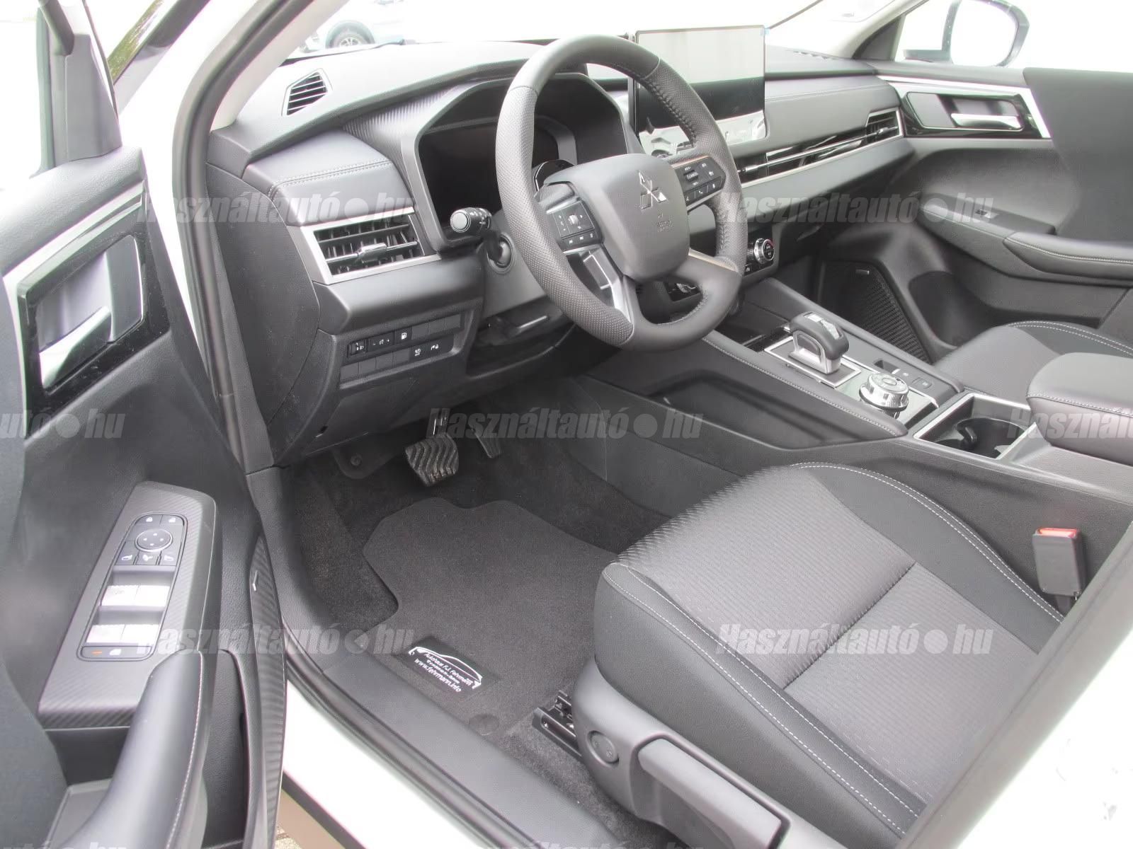 Mitsubishi Outlander – 4. kép
