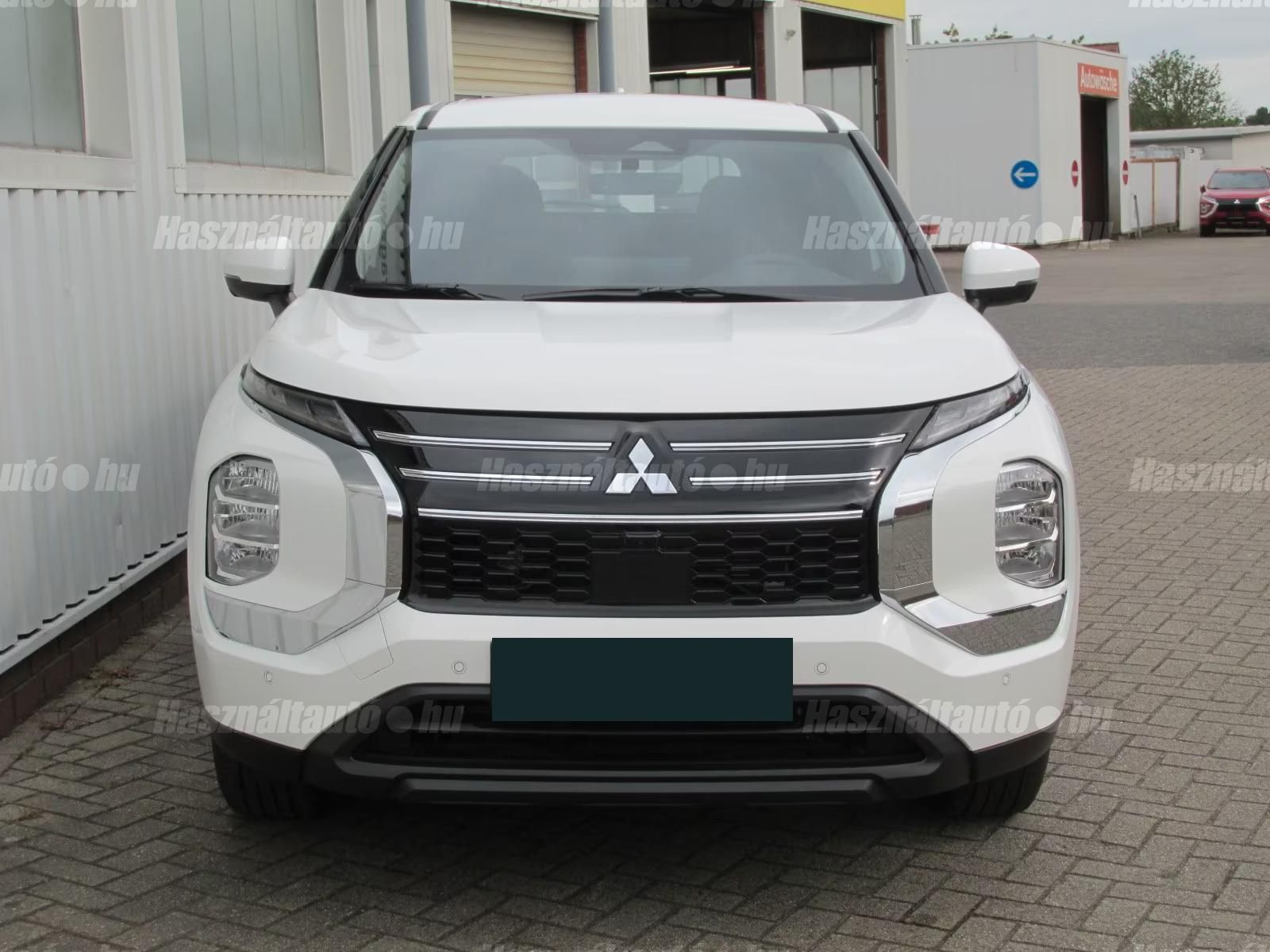 Mitsubishi Outlander – 3. kép