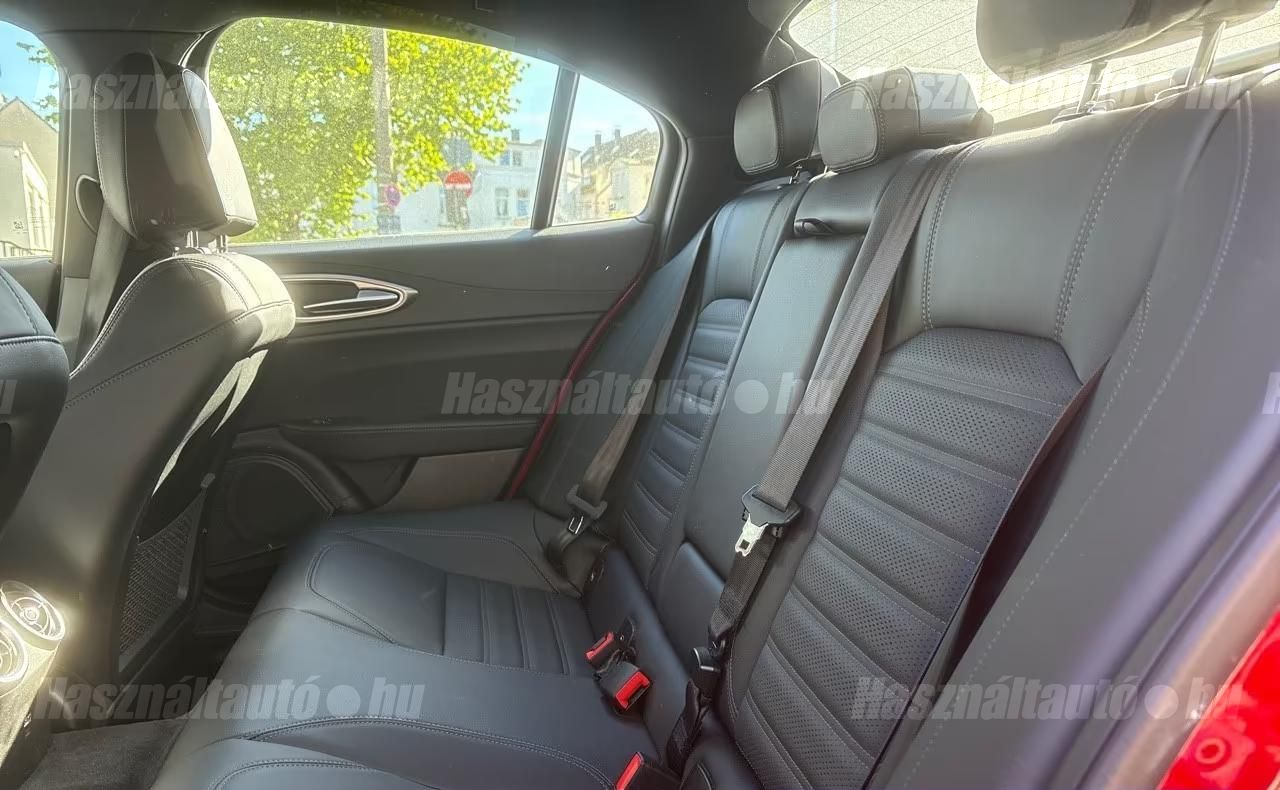 Alfa Romeo Giulia – 6. kép
