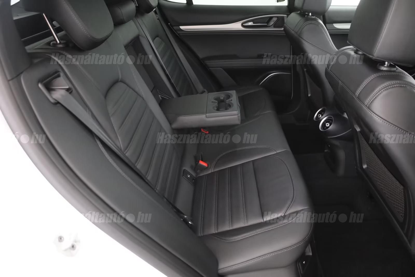 Alfa Romeo Stelvio – 10. kép