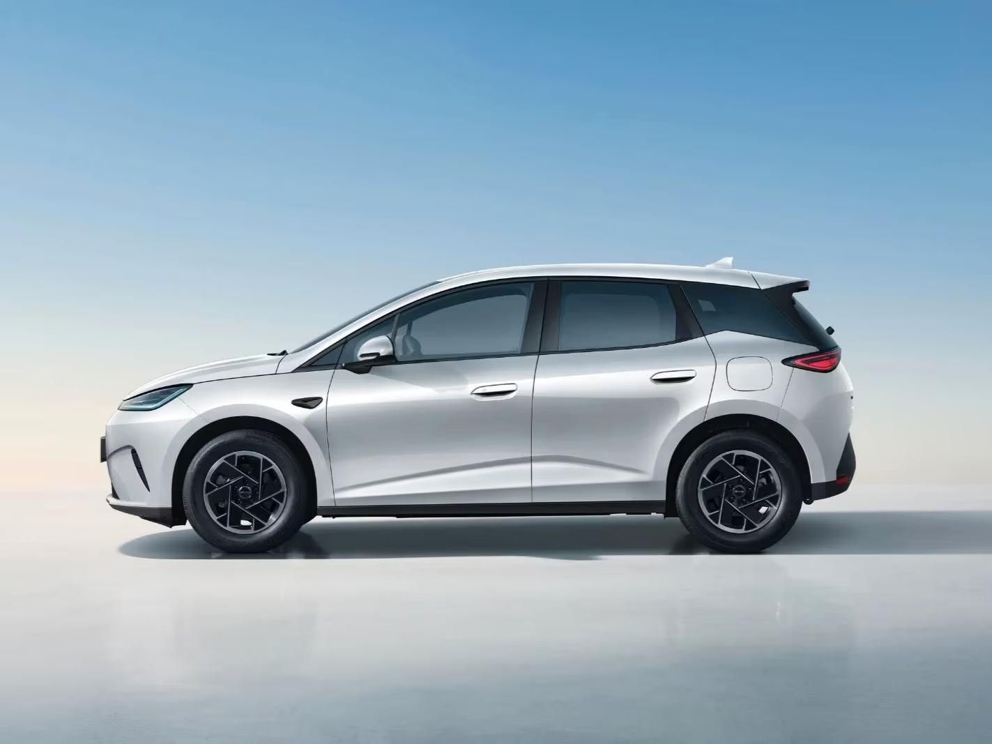 Használt BYD Dolphin G (2026, fehér) – 3. kép