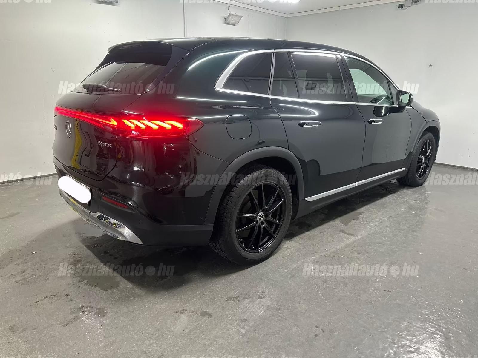 Mercedes-Benz EQS SUV – 12. kép