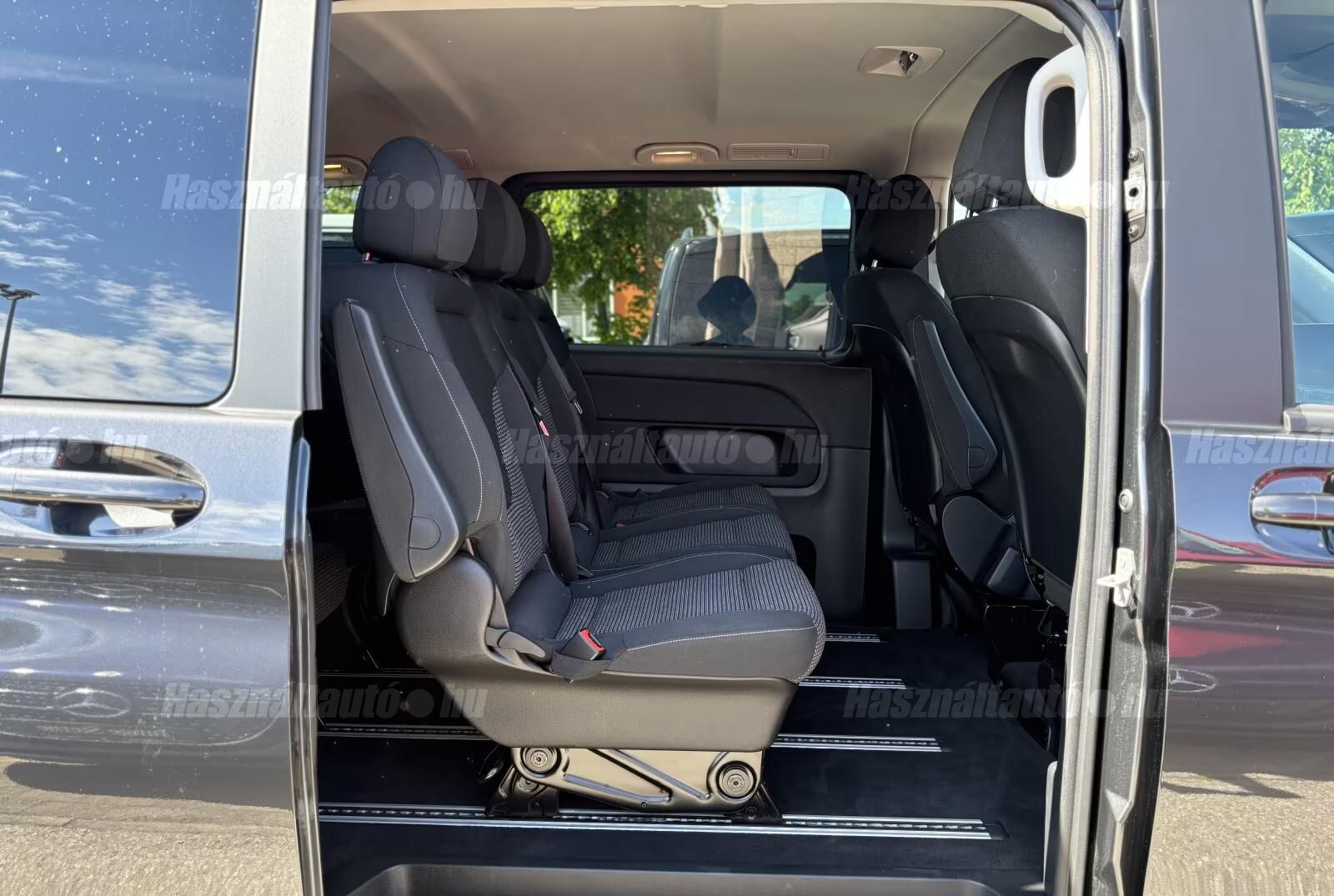 Mercedes-Benz Eqv – 9. kép