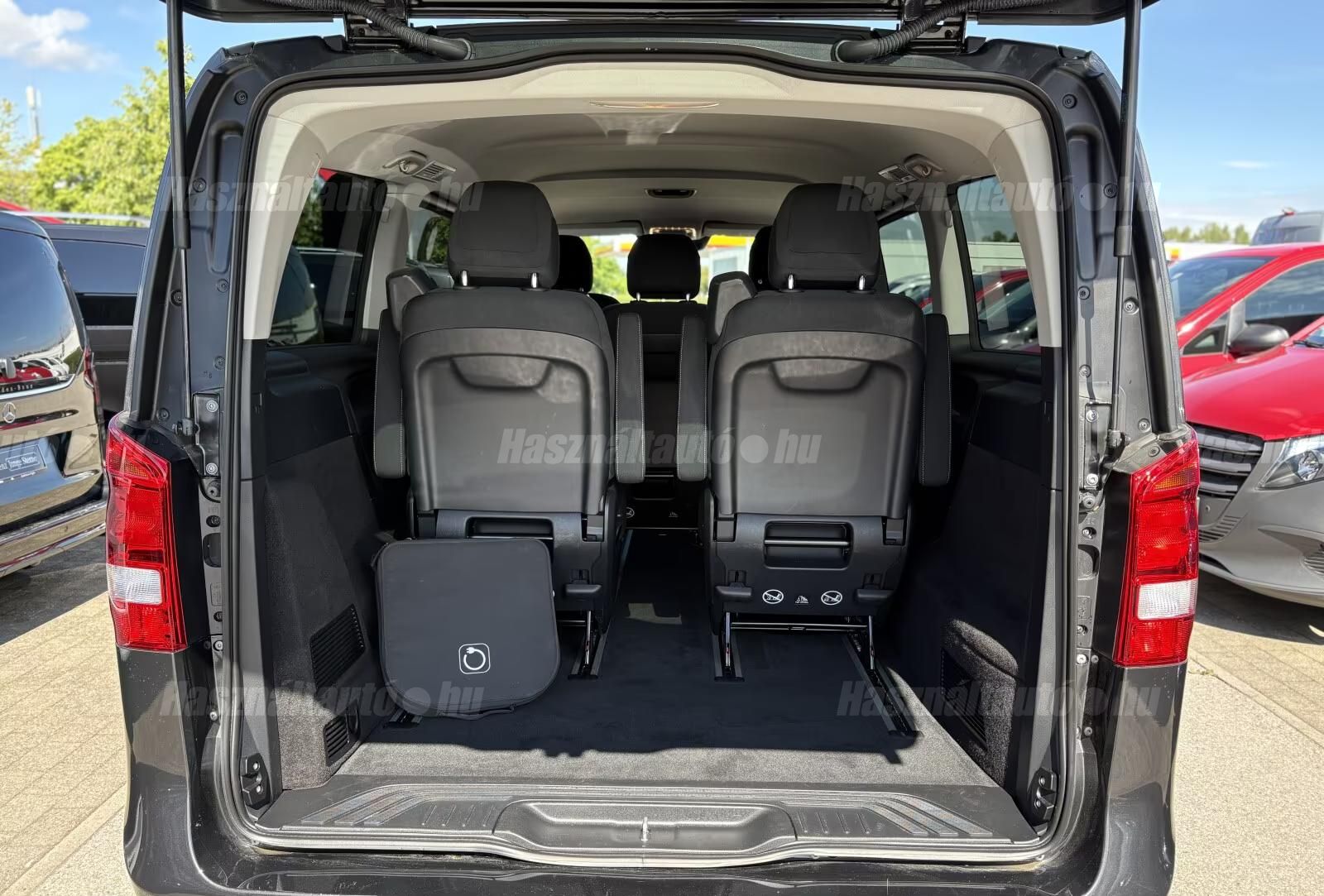 Mercedes-Benz Eqv – 12. kép