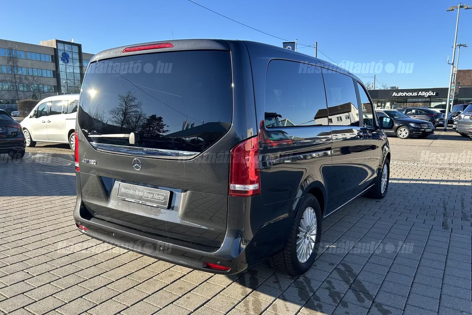 Mercedes-Benz Eqv – 9. kép