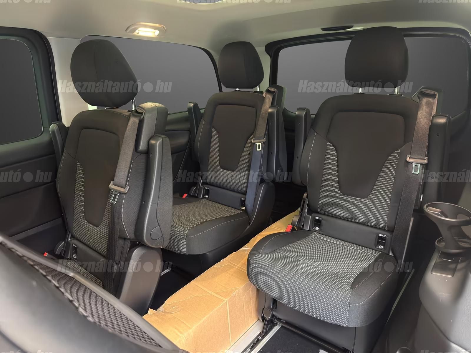 Mercedes-Benz Eqv – 9. kép