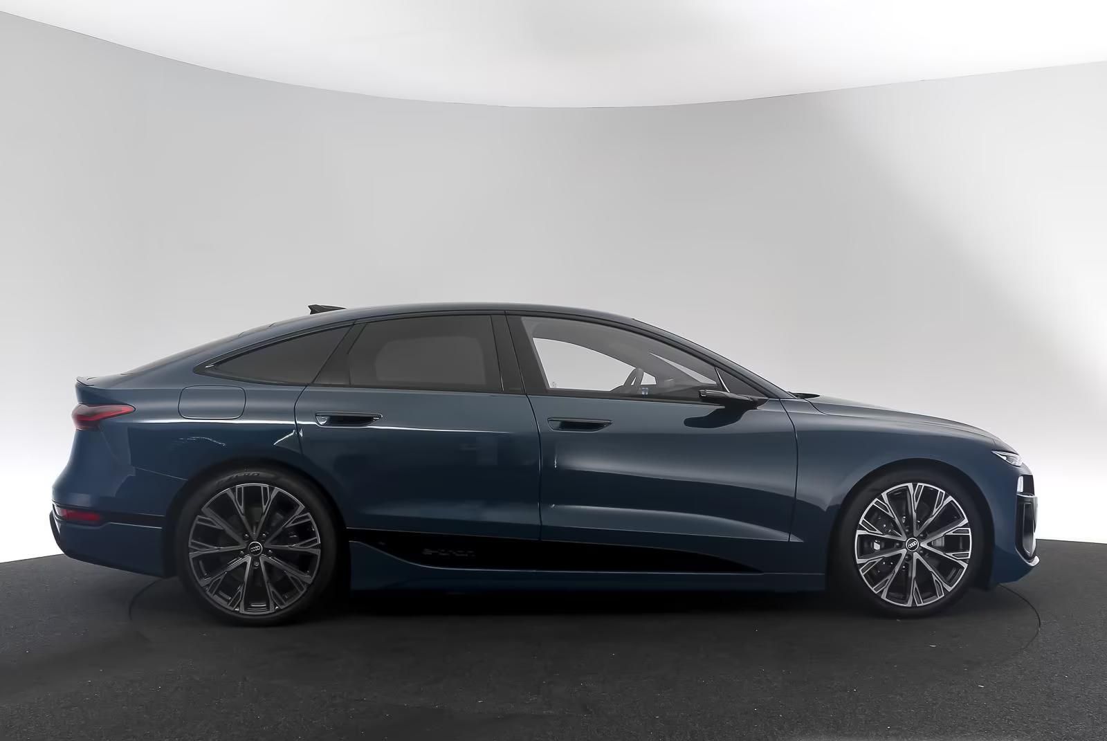 Használt Audi S6 (2025, kék) – 3. kép