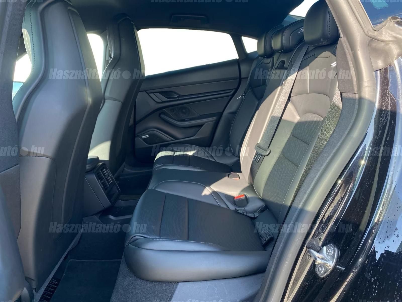 Porsche Taycan – 9. kép