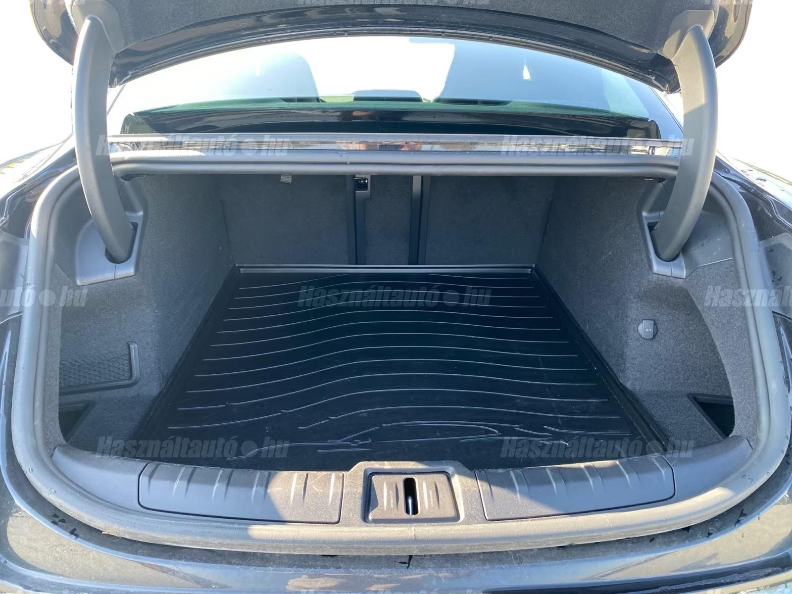 Porsche Taycan – 12. kép