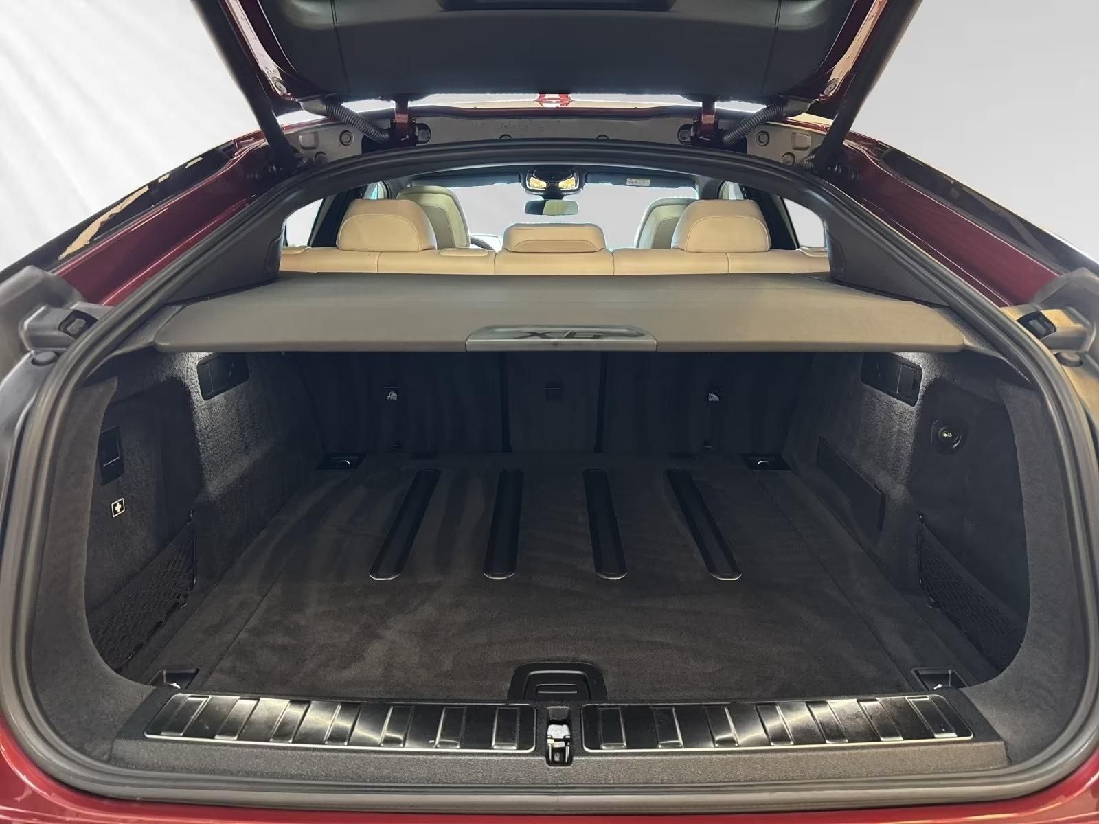 Használt BMW X6 (2025, piros) – 12. kép