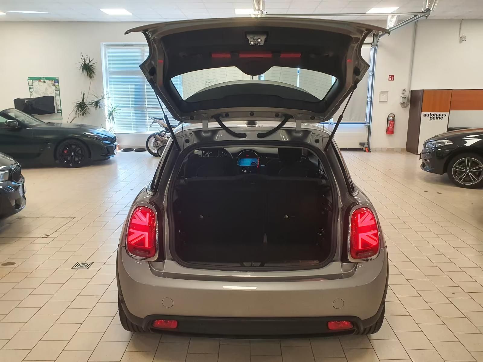 Használt MINI MINI Cooper (2023, ezüst) – 11. kép