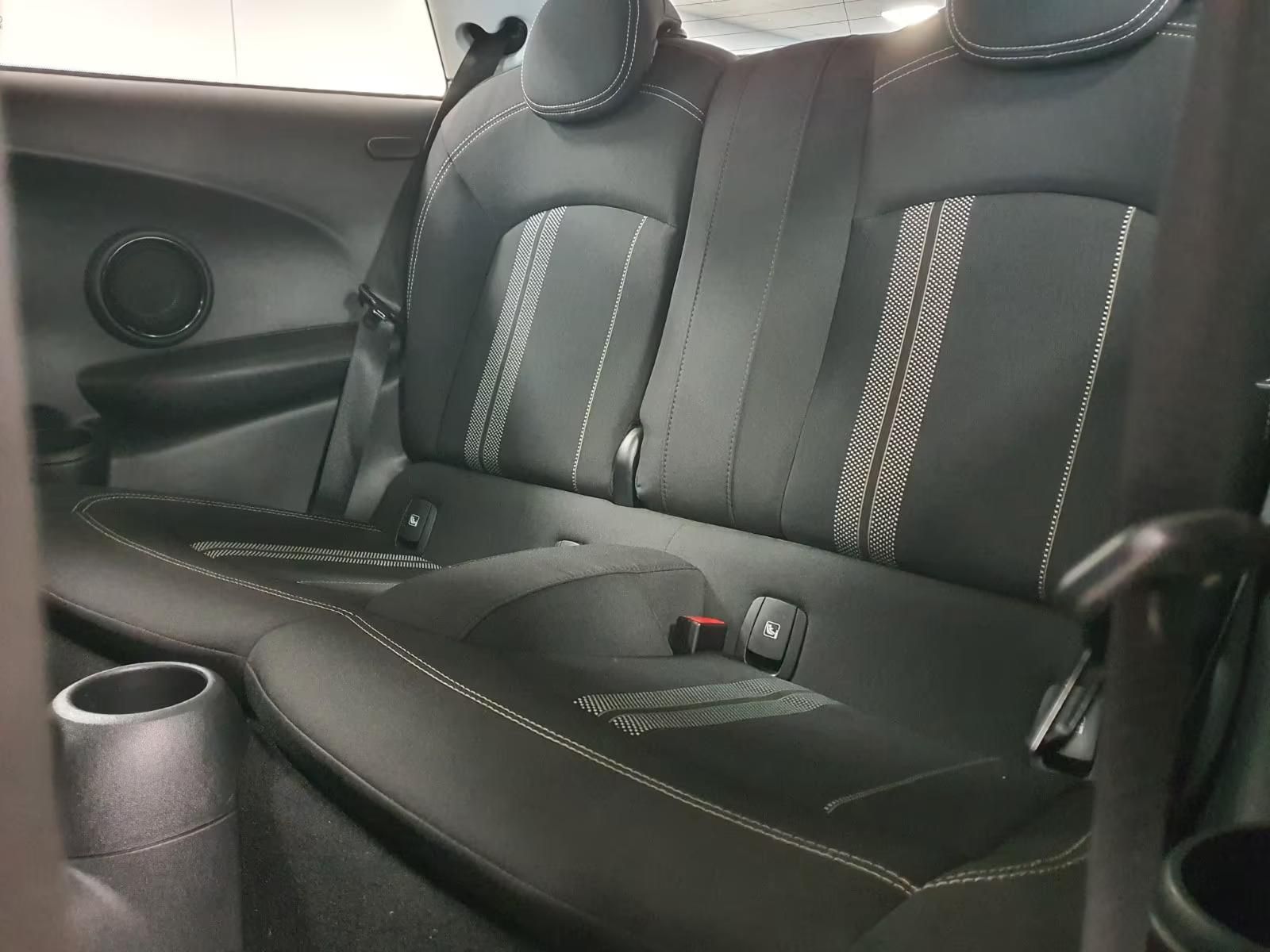 Használt MINI MINI Cooper (2023, ezüst) – 9. kép