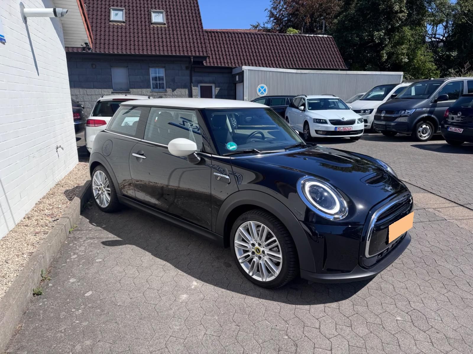 Használt MINI MINI Cooper (2021, fekete) – 1. kép