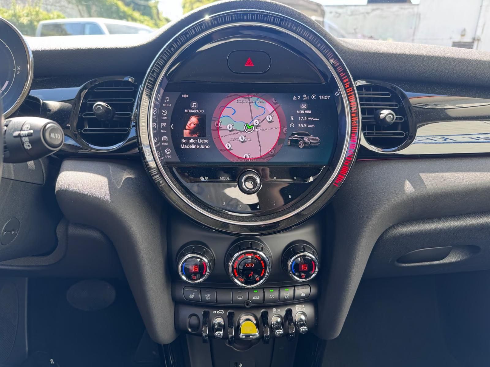 Használt MINI MINI Cooper (2021, fekete) – 6. kép
