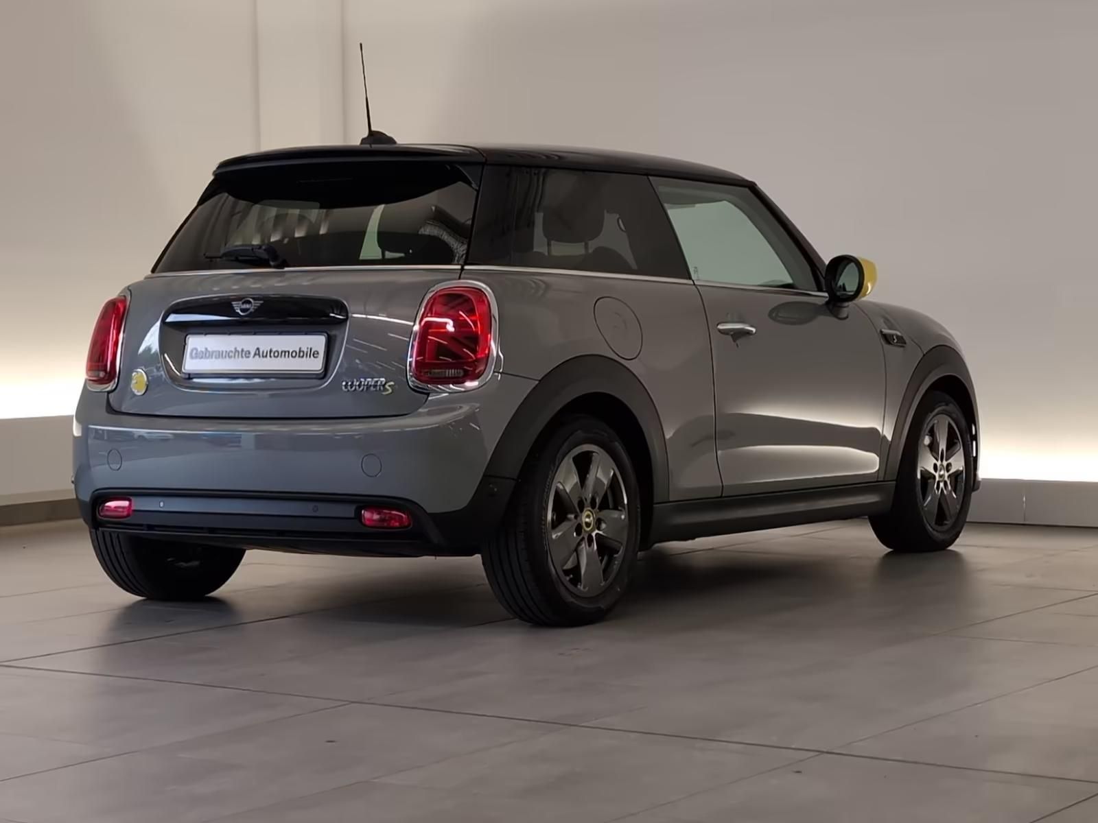 Használt MINI MINI Cooper (2022, szürke) – 9. kép