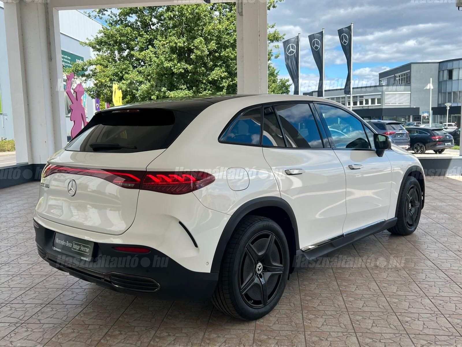 Mercedes-Benz EQE SUV – 9. kép